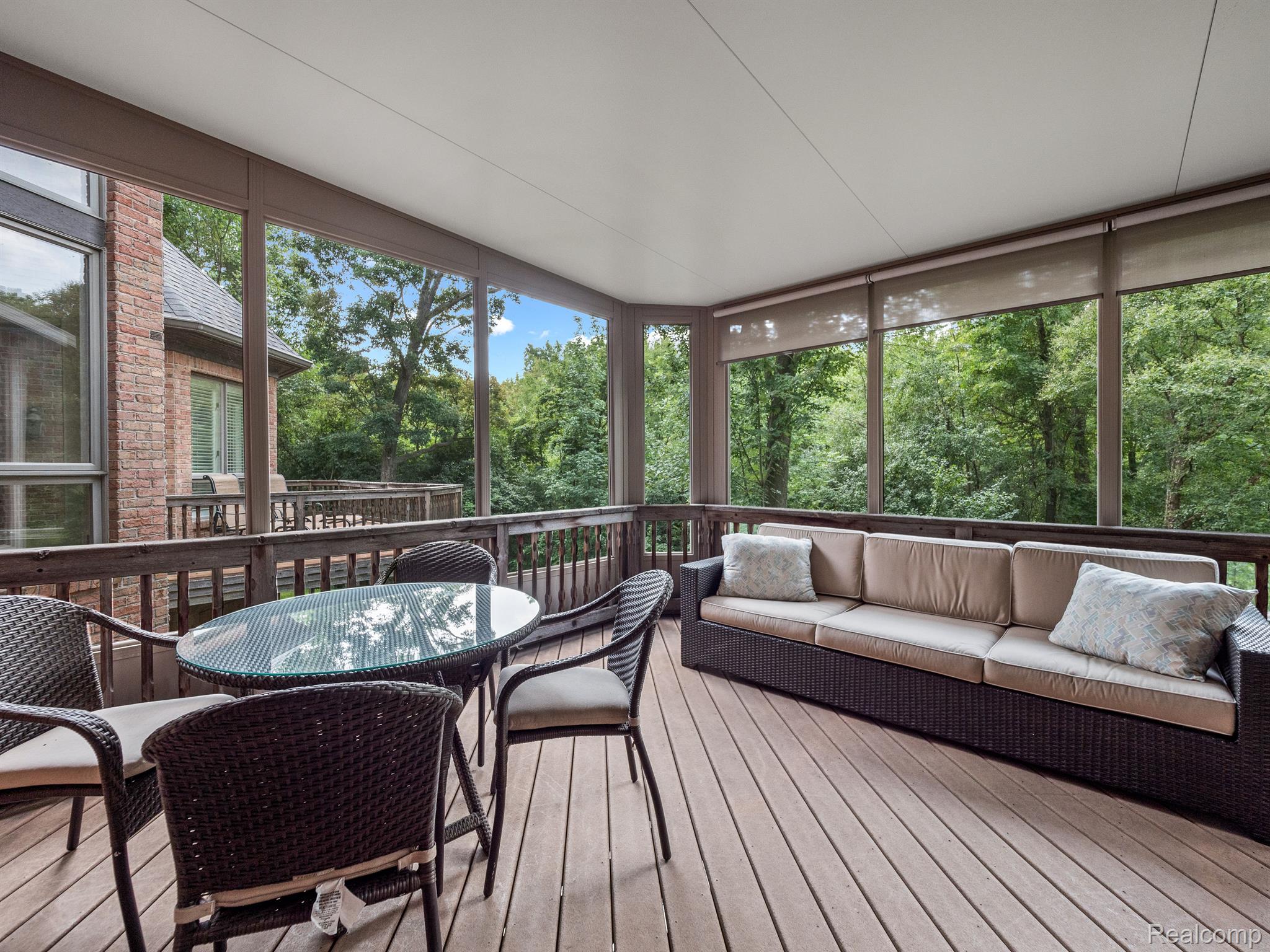 548 BARRINGTON Court