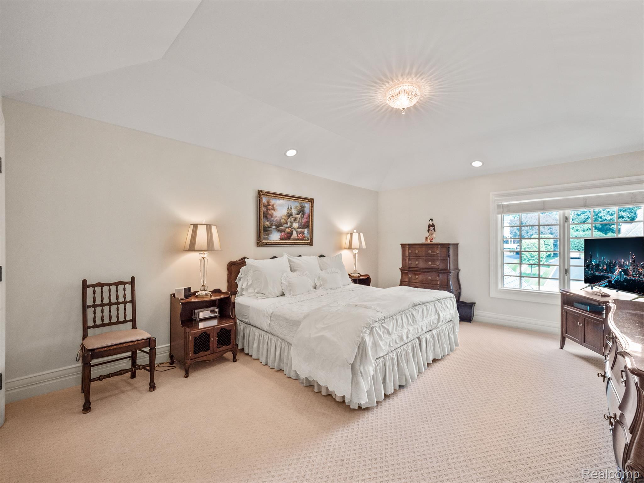 548 BARRINGTON Court