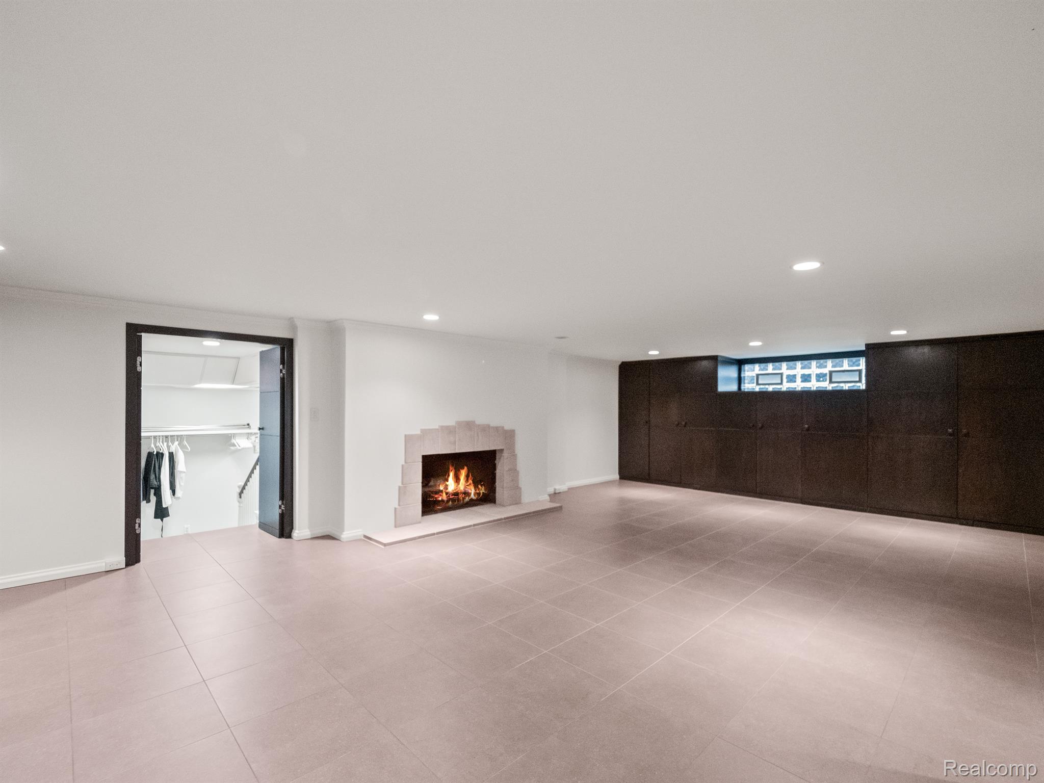 416 HAWTHORNE Street