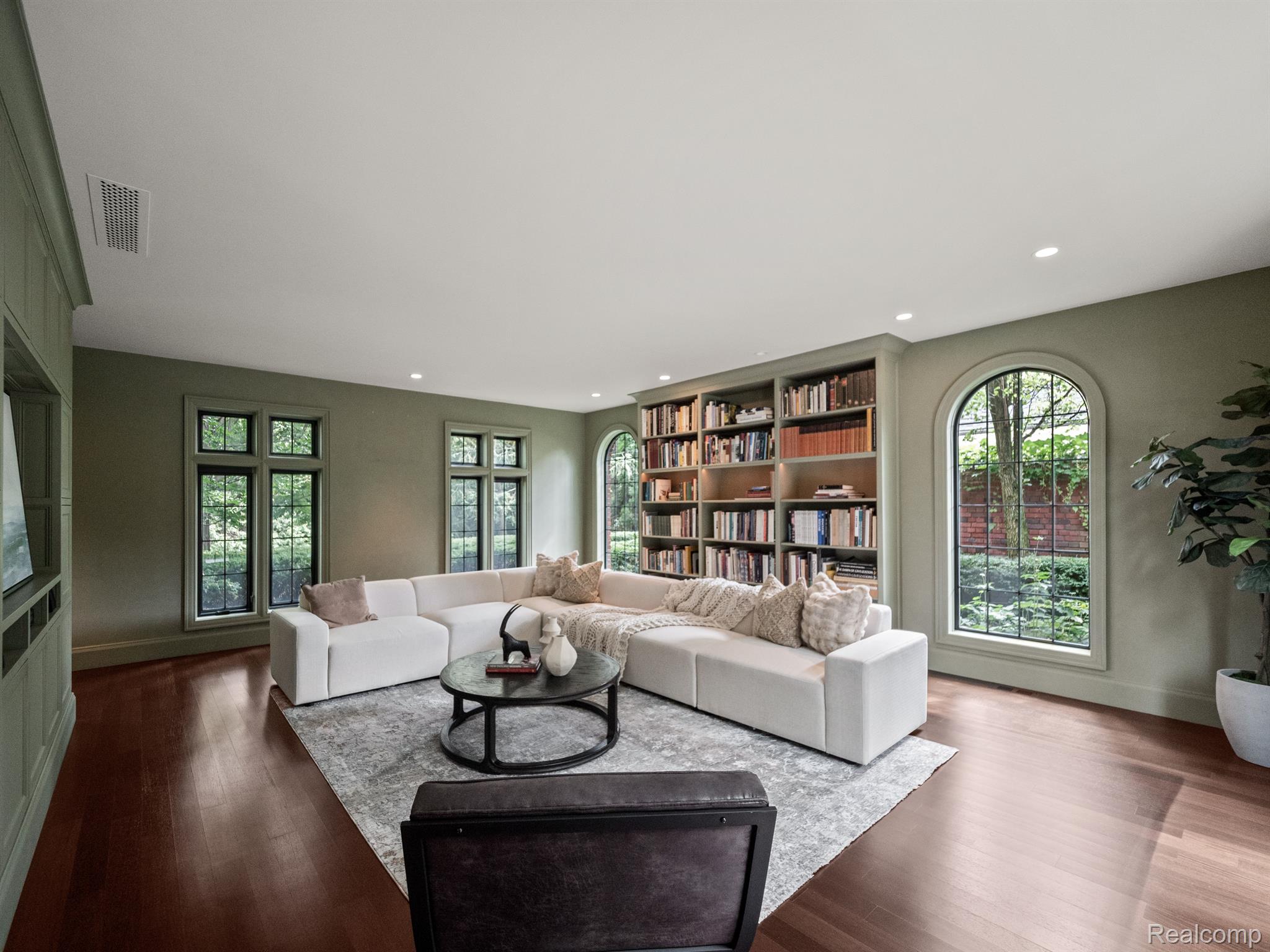 416 HAWTHORNE Street