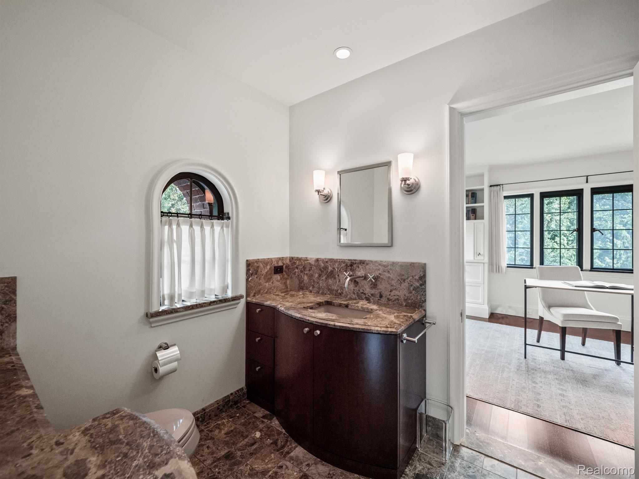 416 HAWTHORNE Street