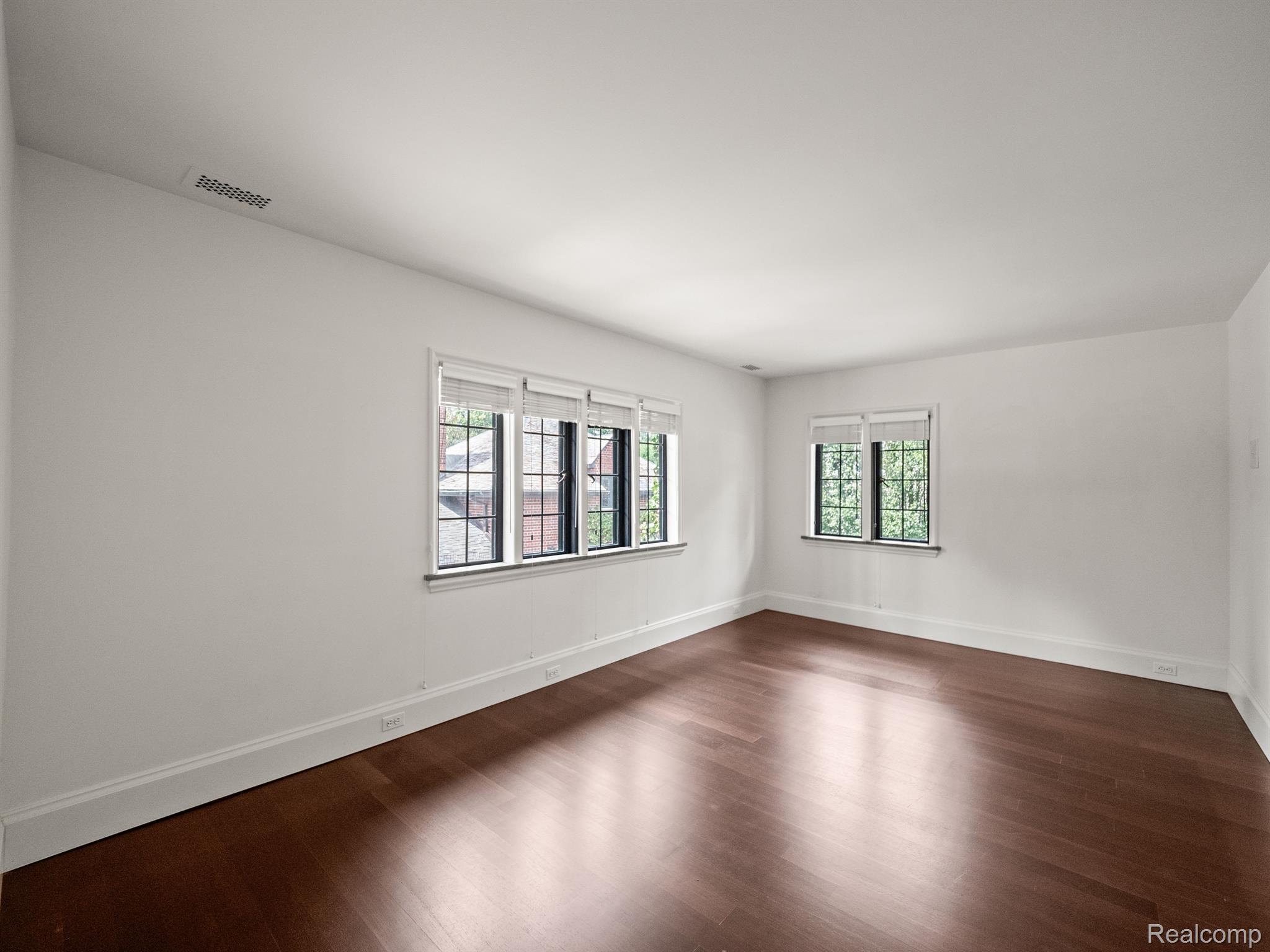 416 HAWTHORNE Street