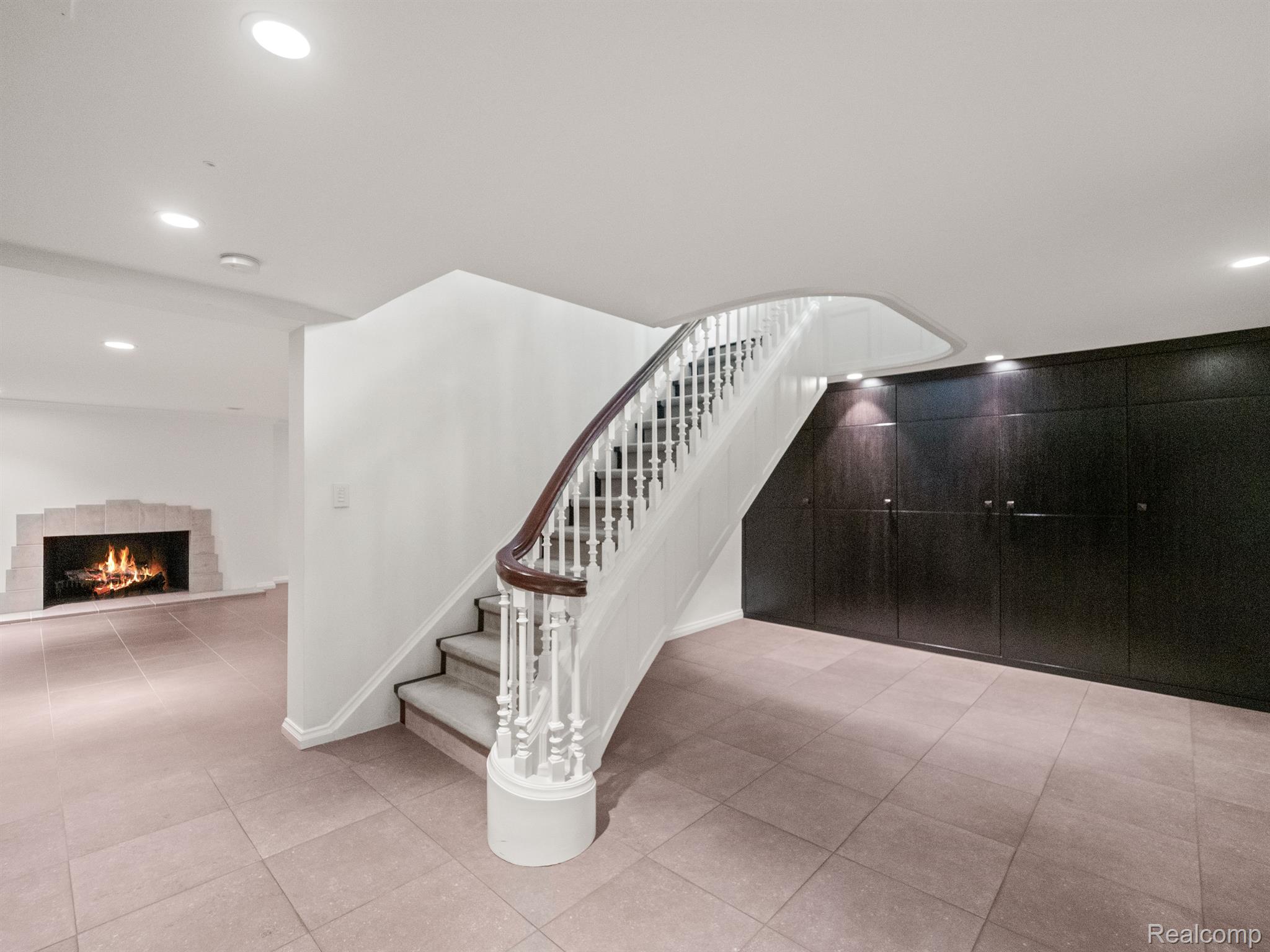 416 HAWTHORNE Street