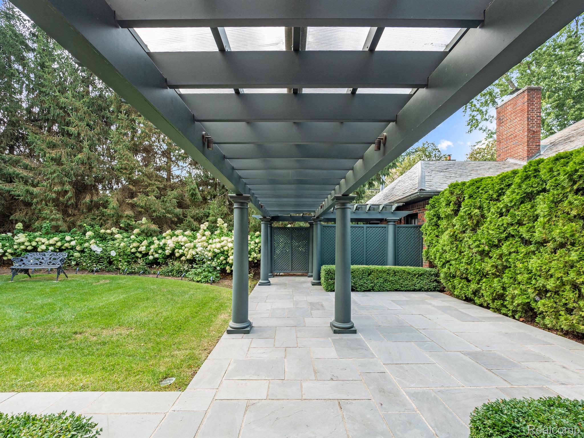 416 HAWTHORNE Street