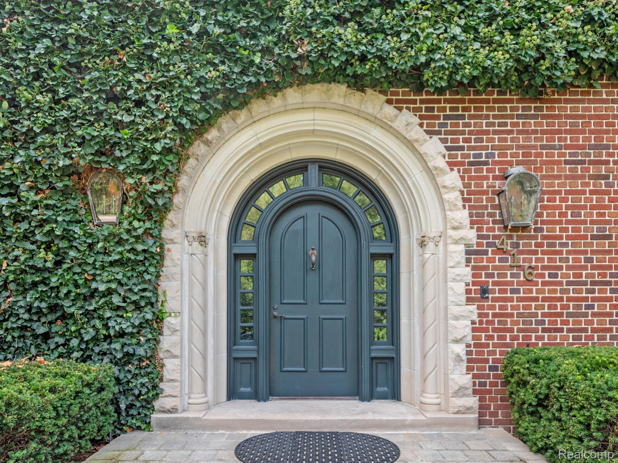 416 HAWTHORNE Street