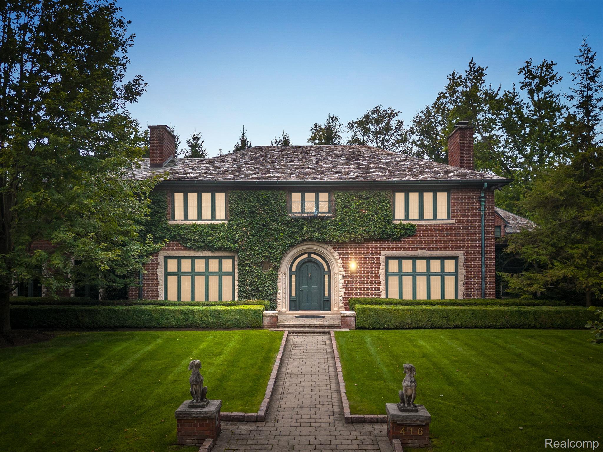 416 HAWTHORNE Street