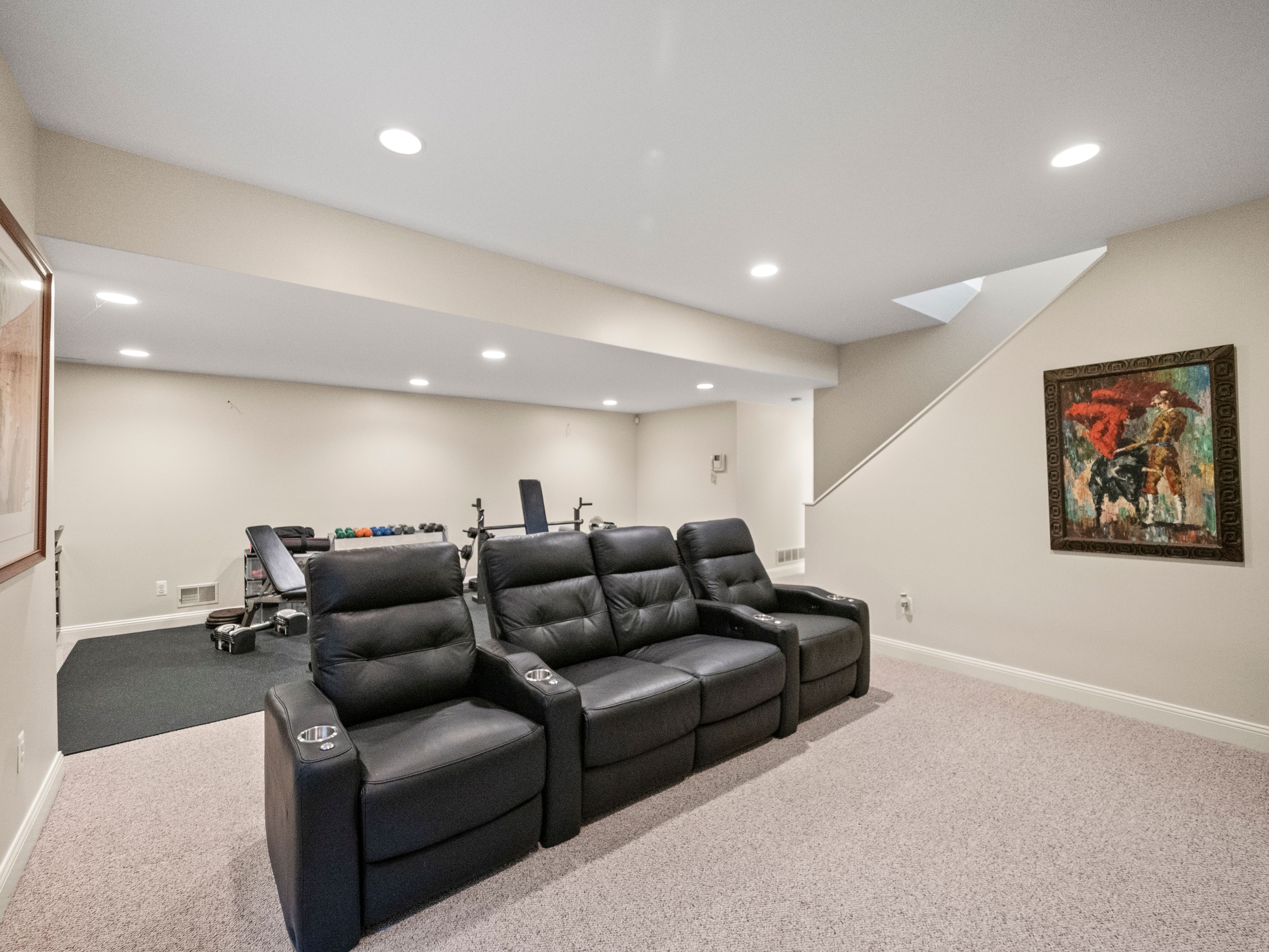 789 CHAPIN Avenue