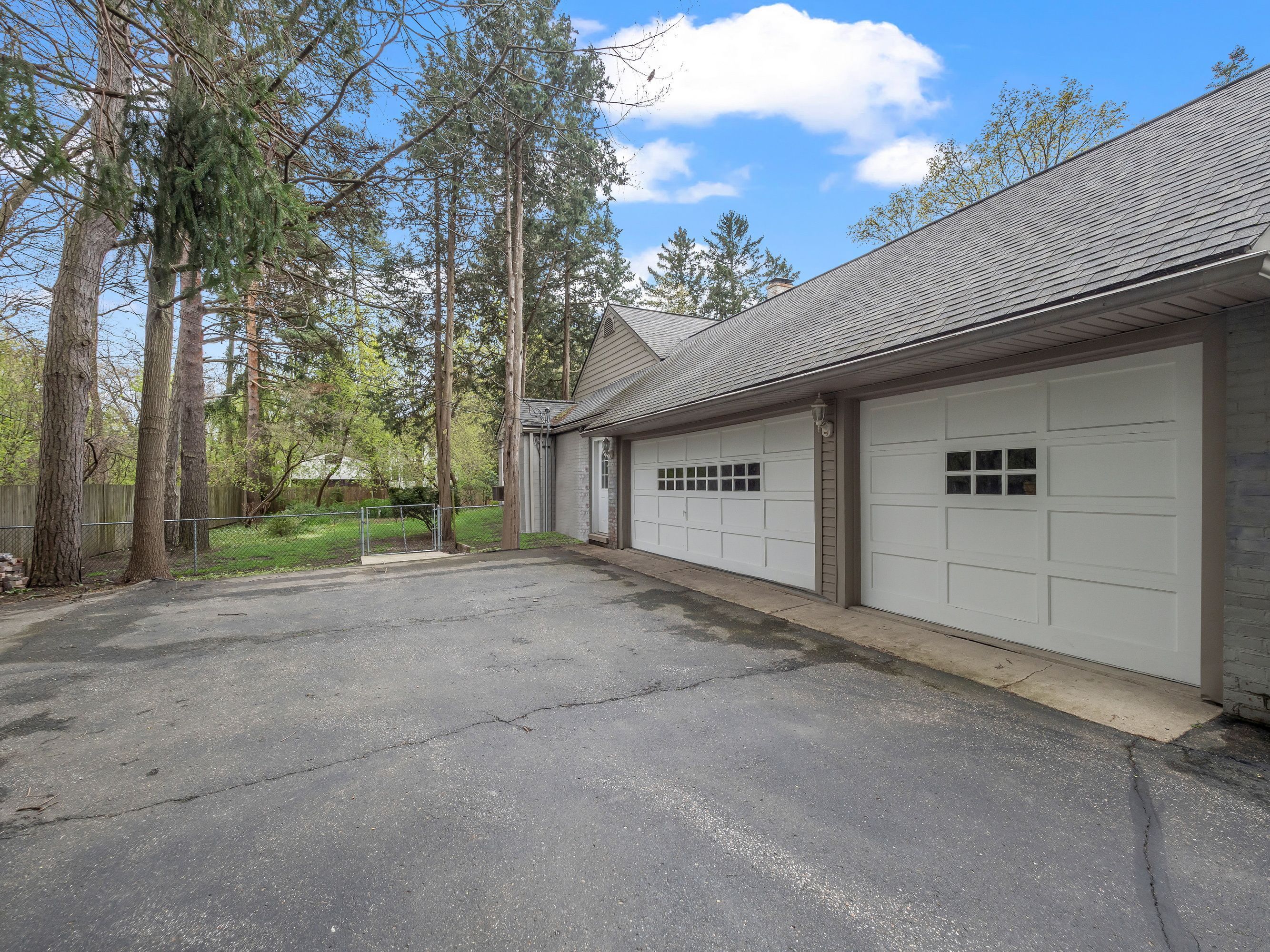 456 LONE PINE Court