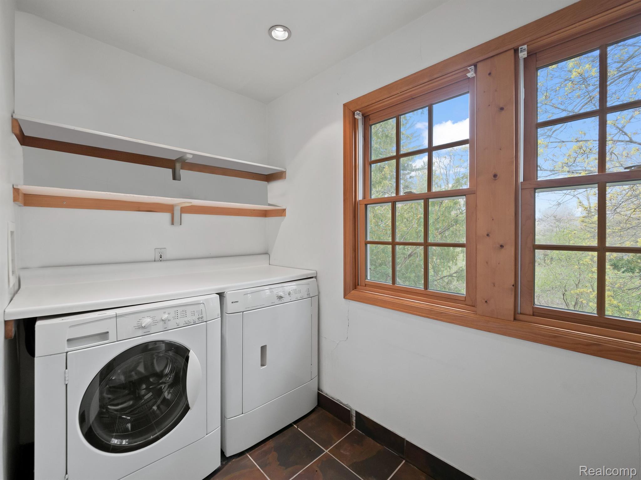 456 LONE PINE Court