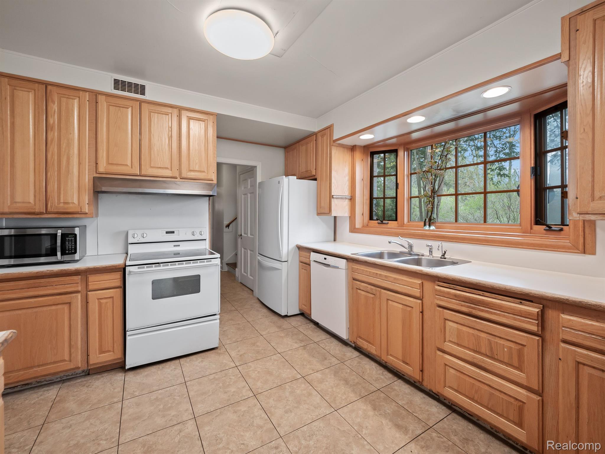 456 LONE PINE Court