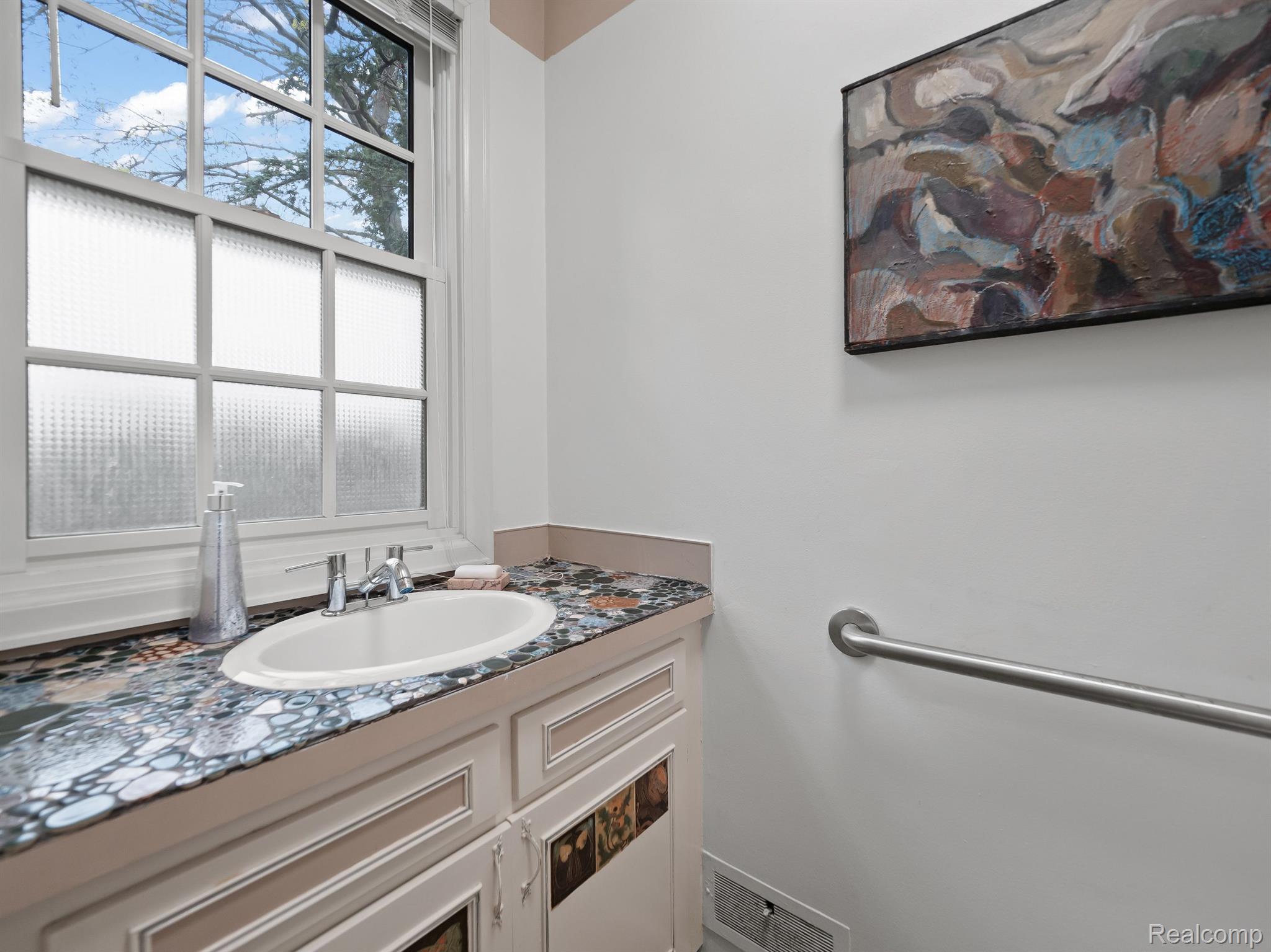 456 LONE PINE Court