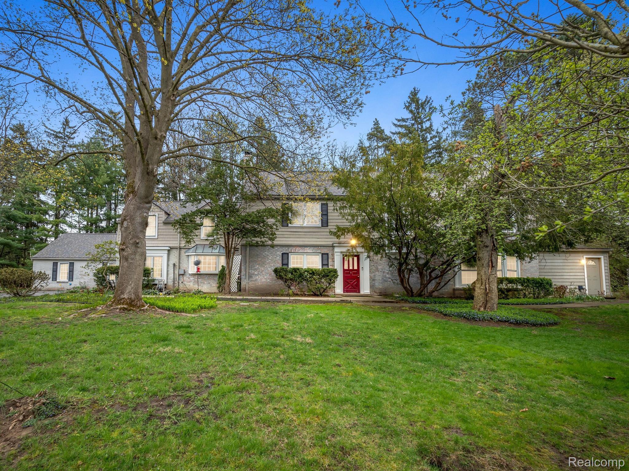 456 LONE PINE Court