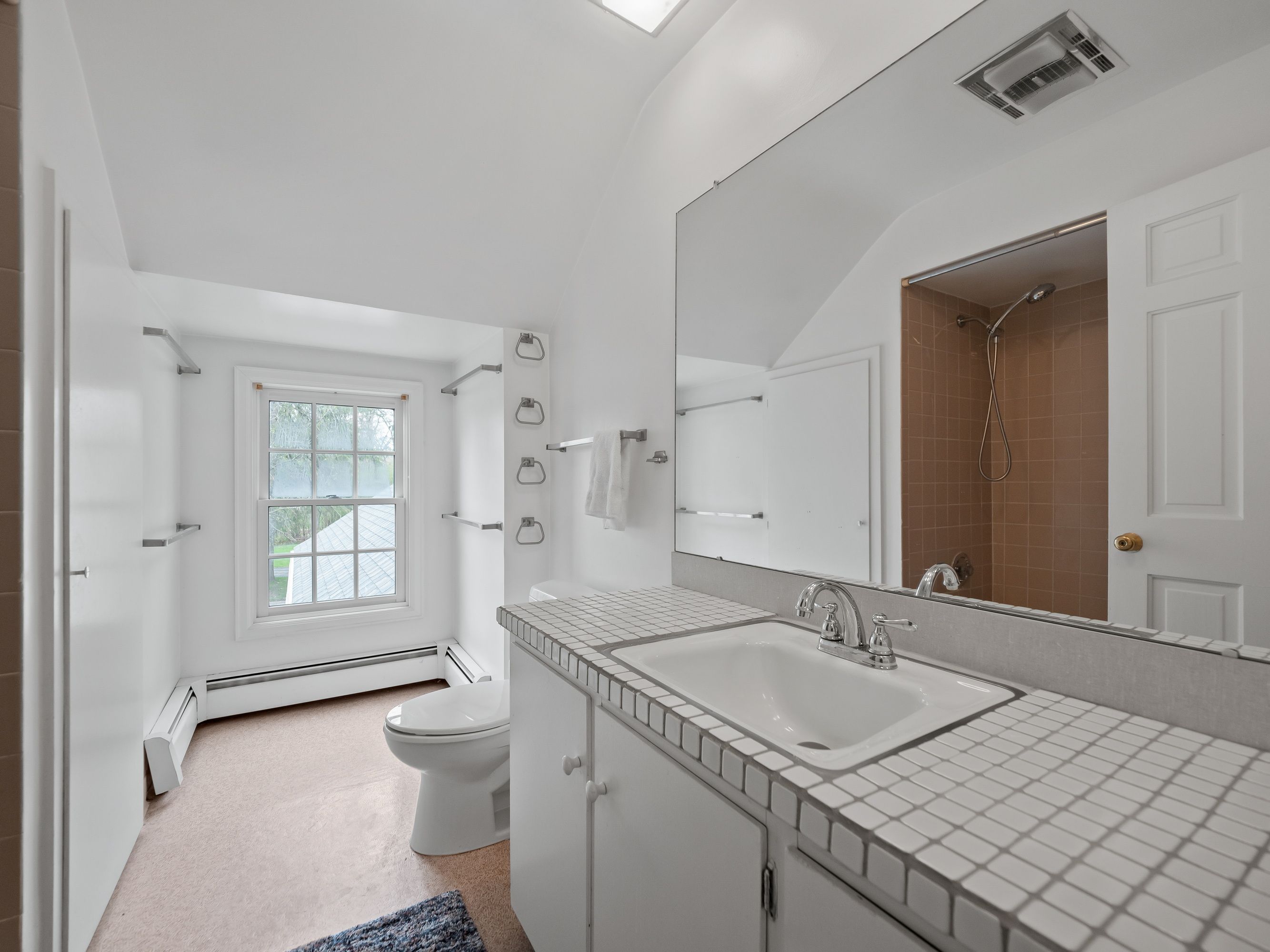 456 LONE PINE Court