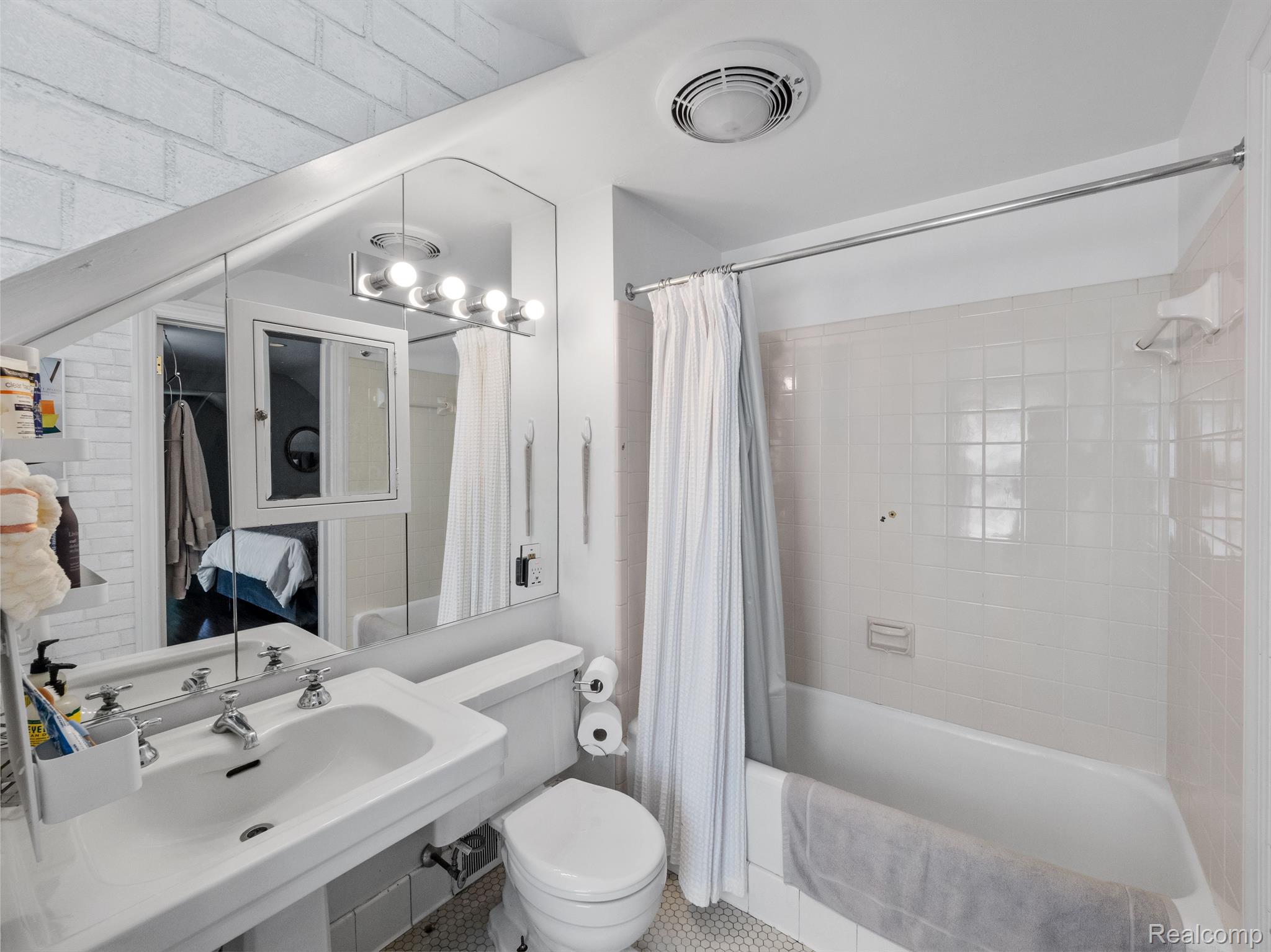 950 WADDINGTON Street