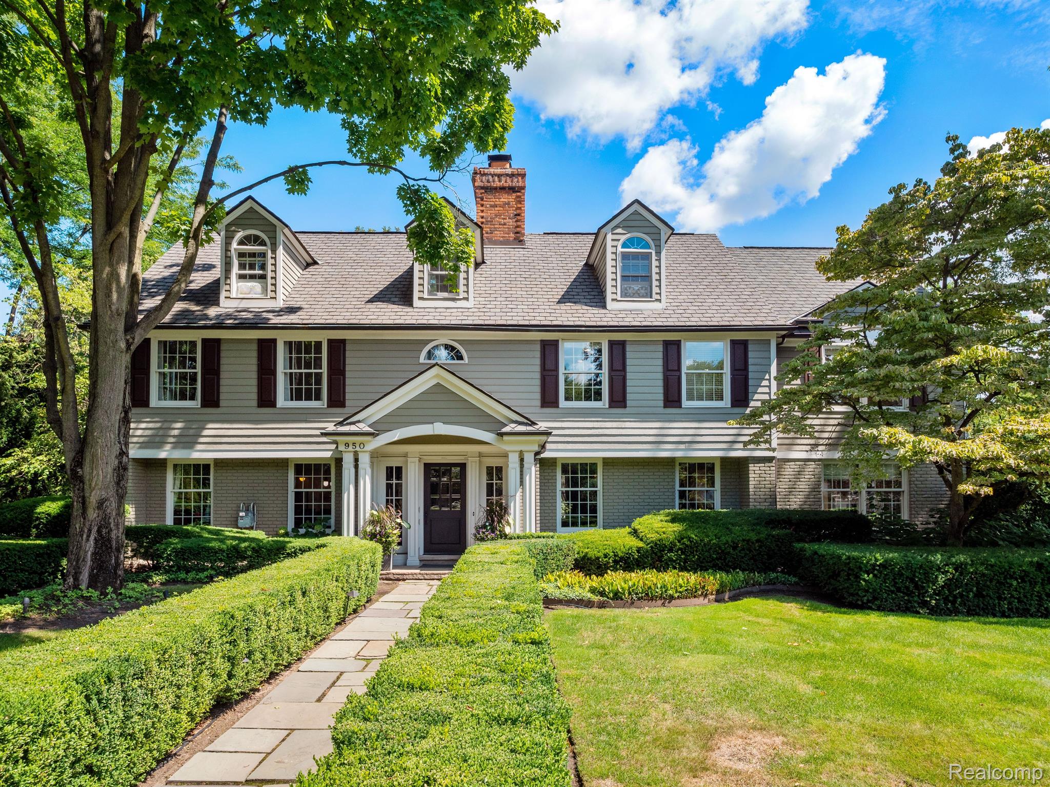 950 WADDINGTON Street