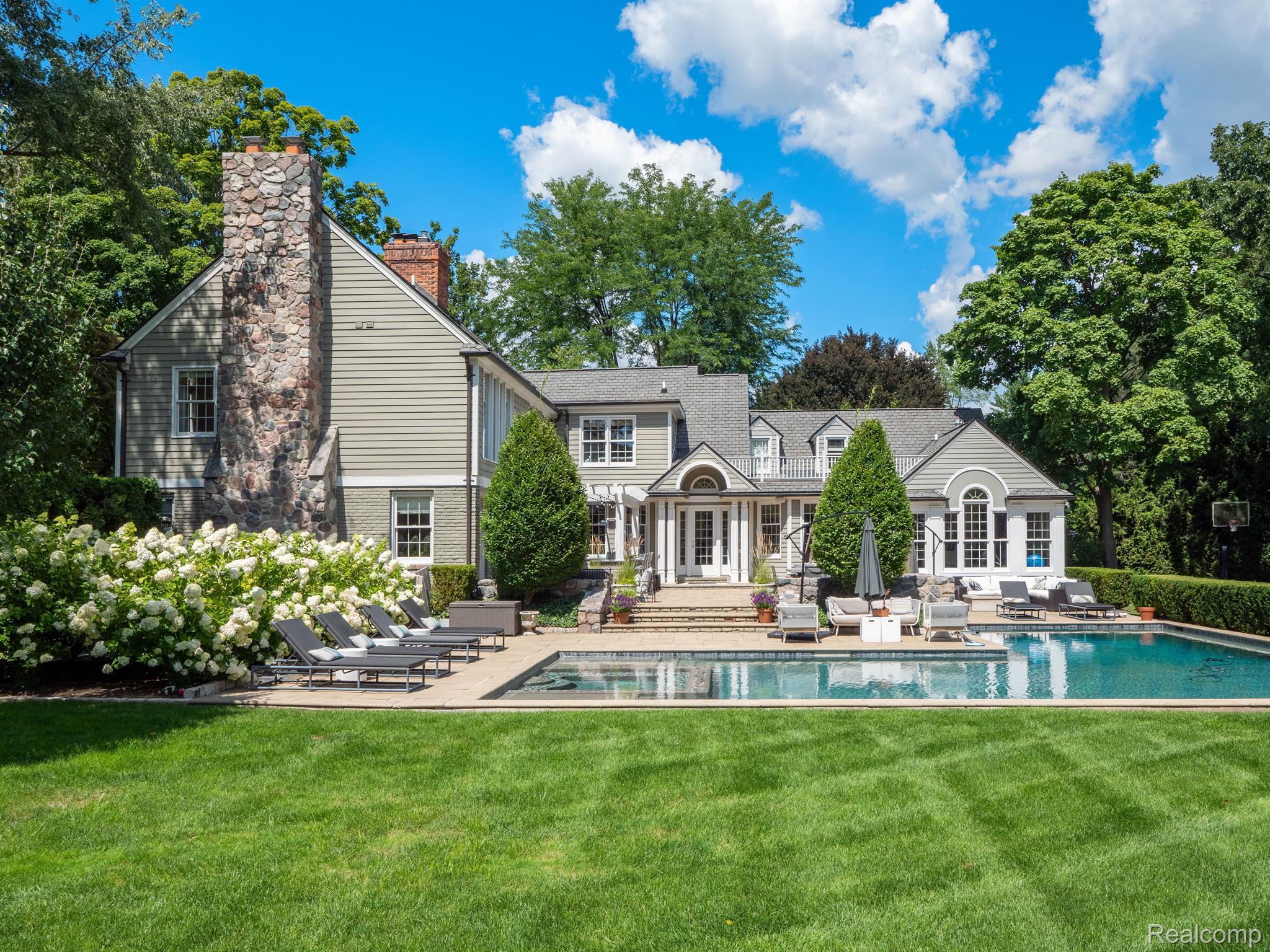 950 WADDINGTON Street