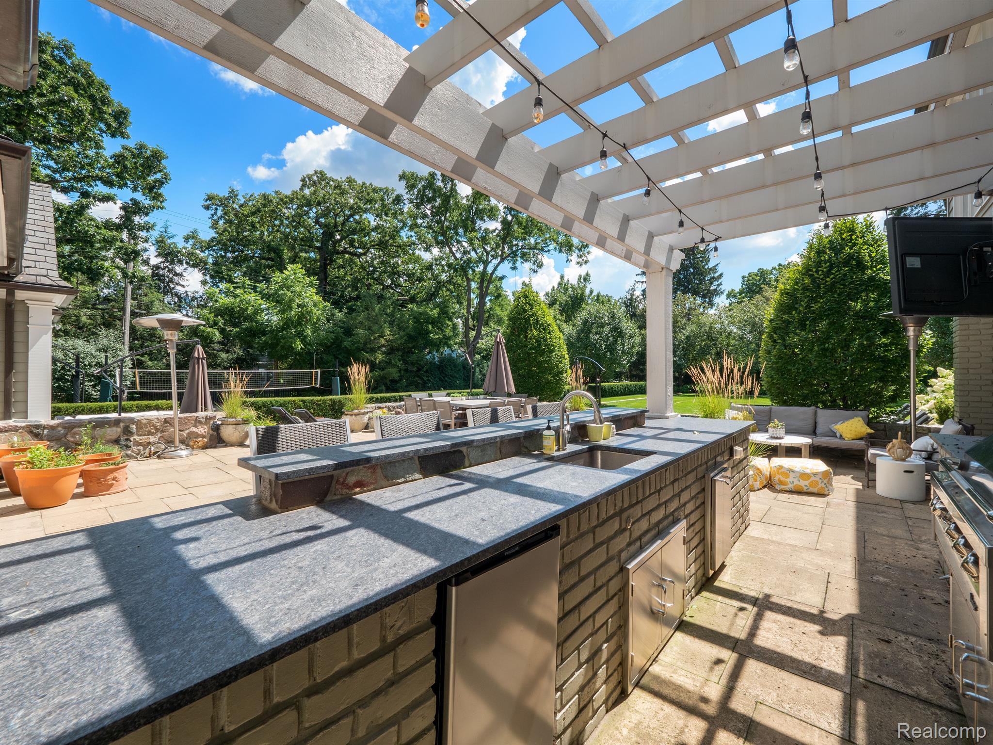 950 WADDINGTON Street