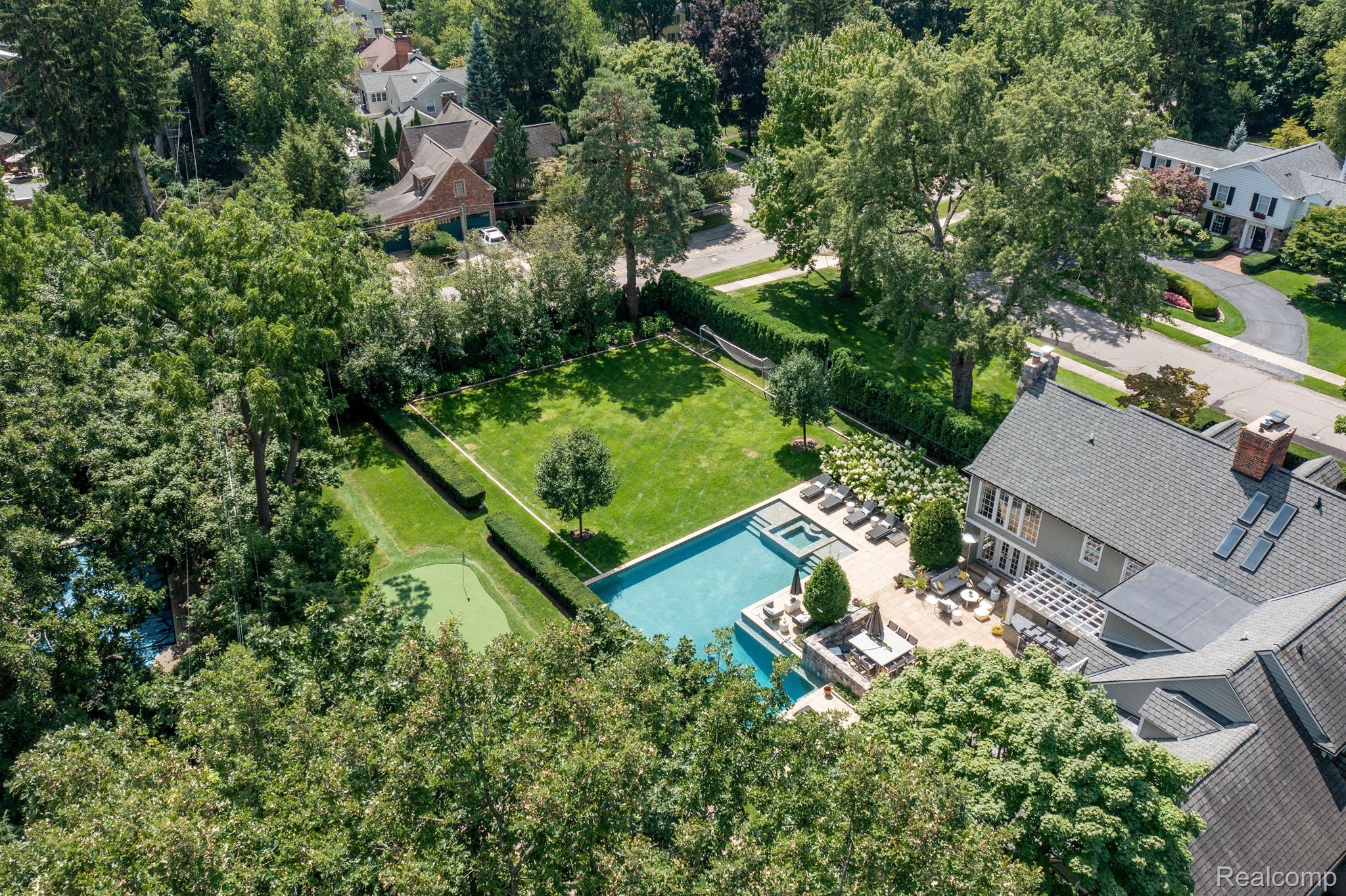 950 WADDINGTON Street