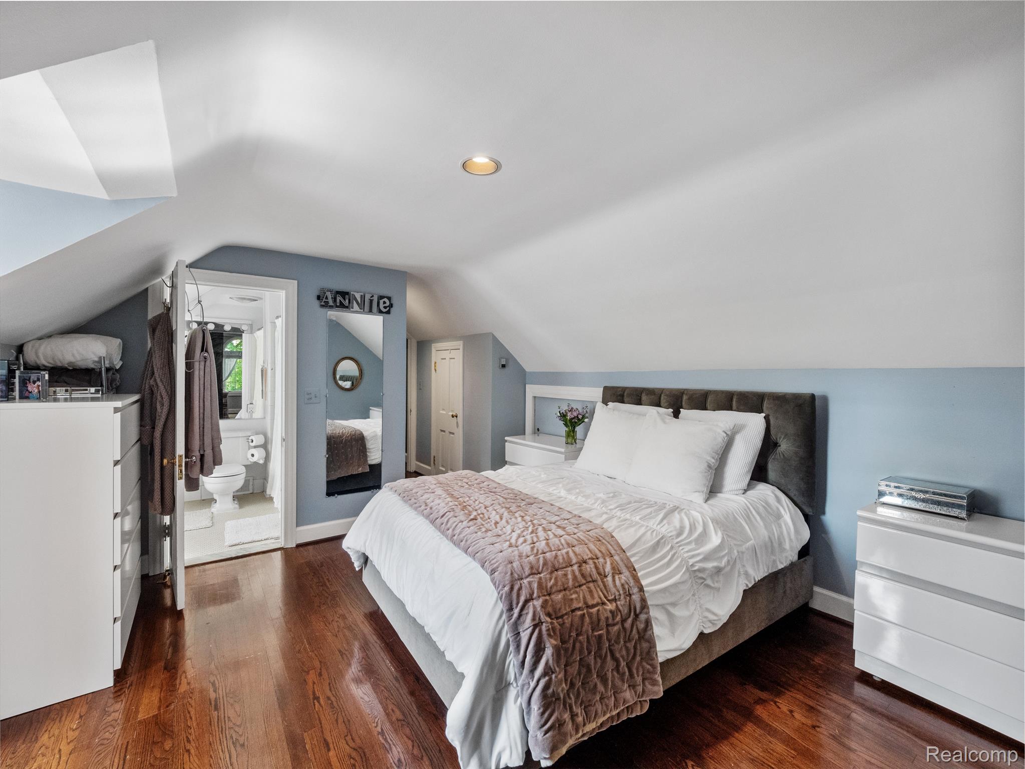 950 WADDINGTON Street