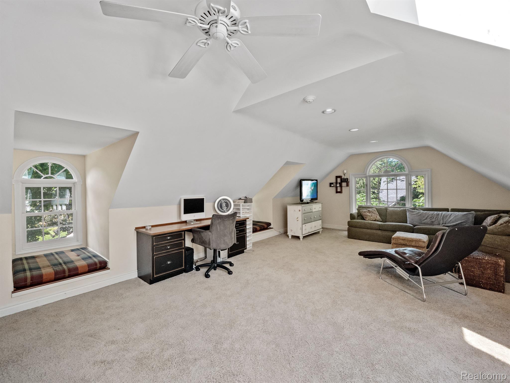 950 WADDINGTON Street