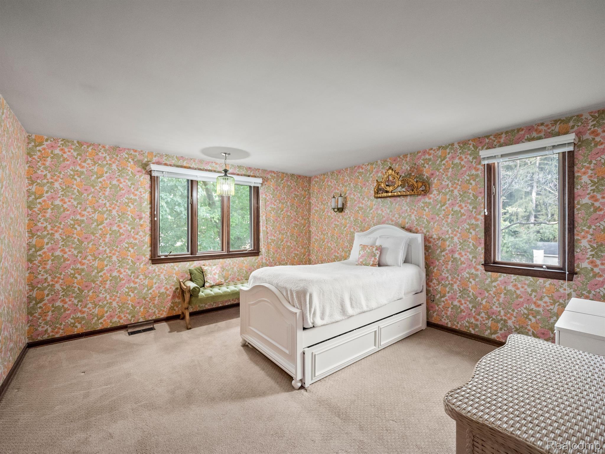 22875 COVENTRY WOODS Lane