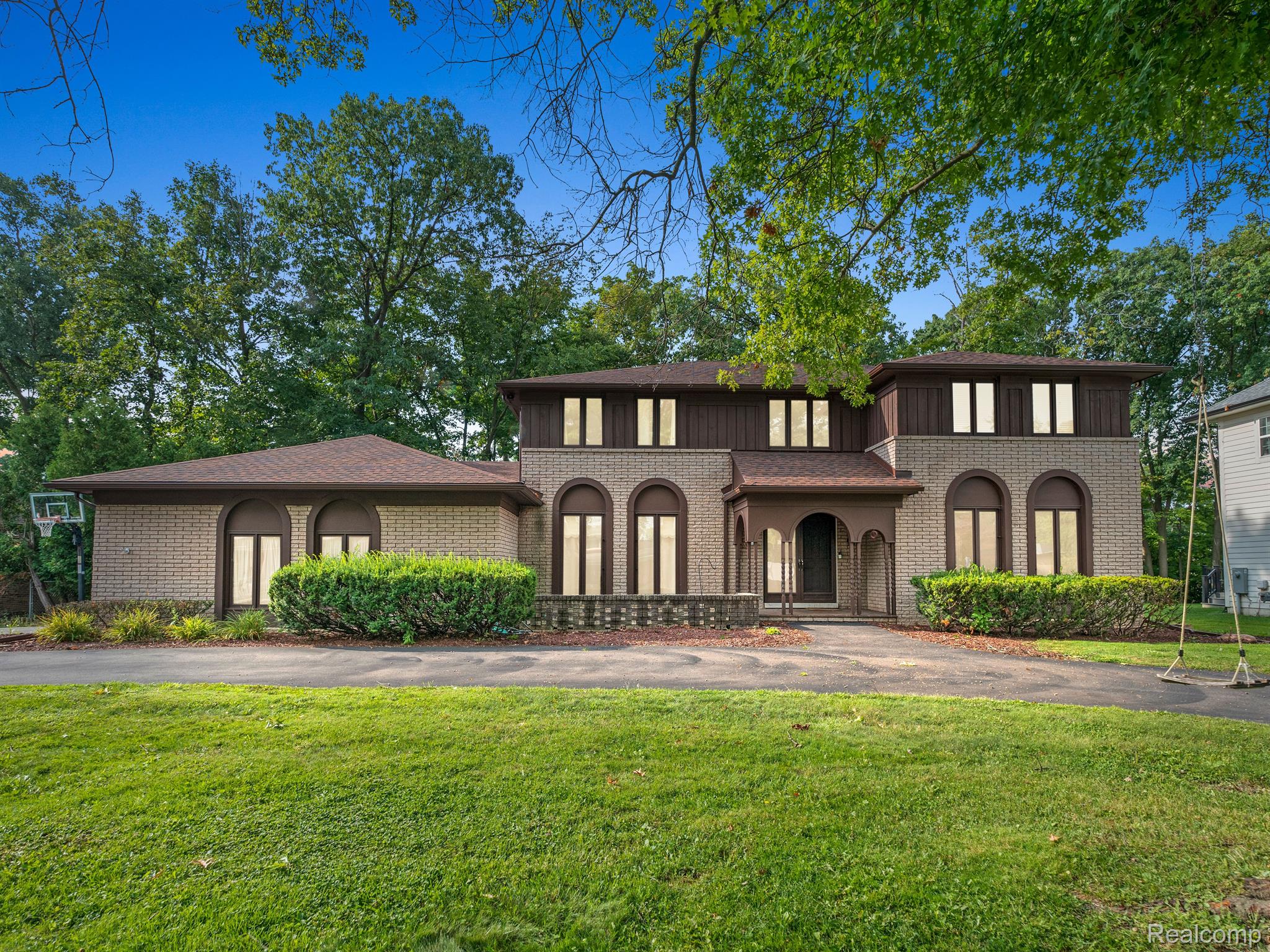 22875 COVENTRY WOODS Lane