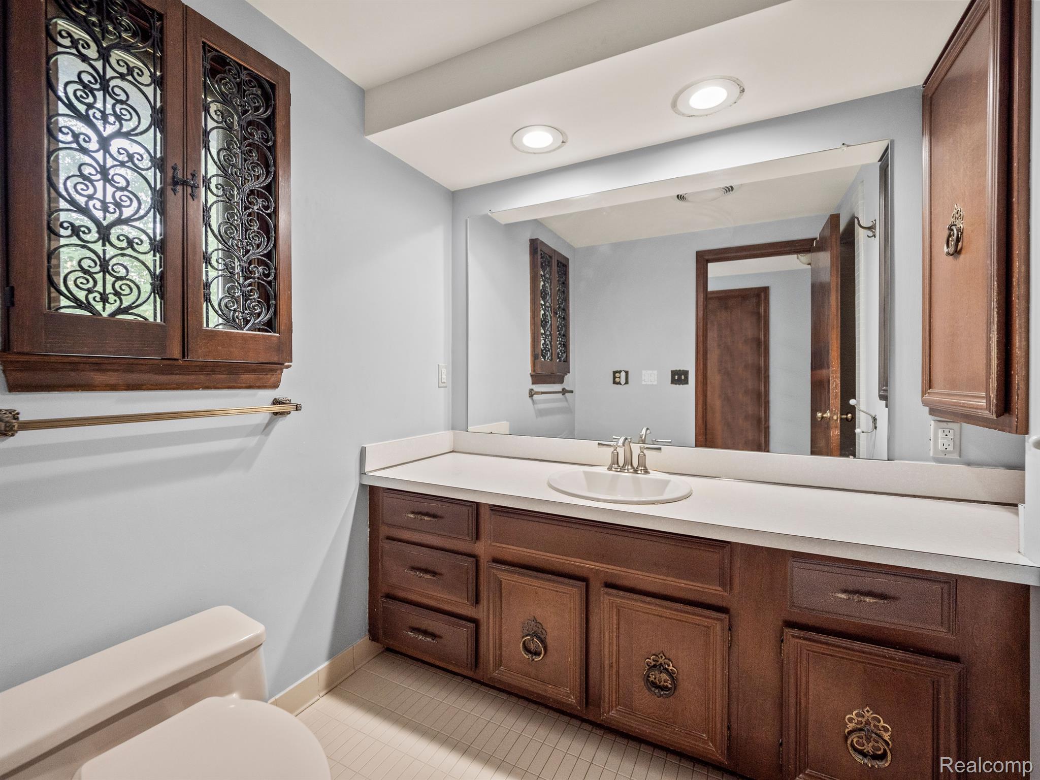 22875 COVENTRY WOODS Lane