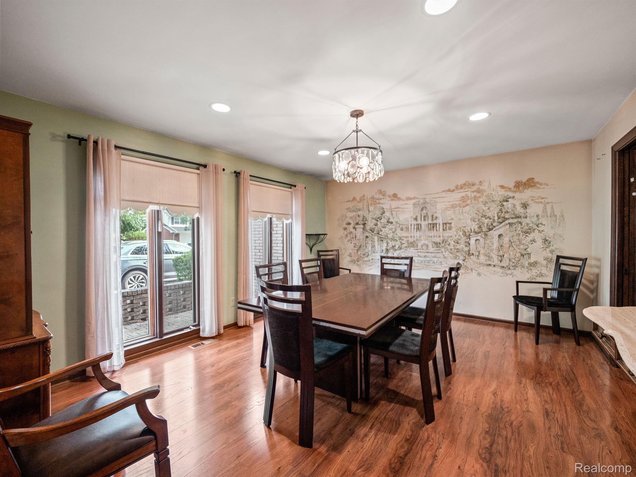 22875 COVENTRY WOODS Lane