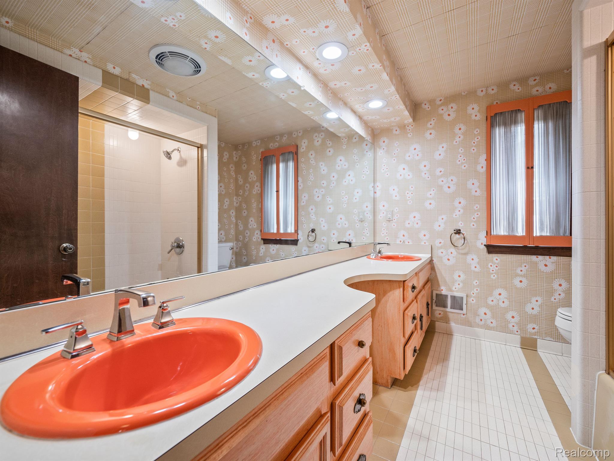 22875 COVENTRY WOODS Lane