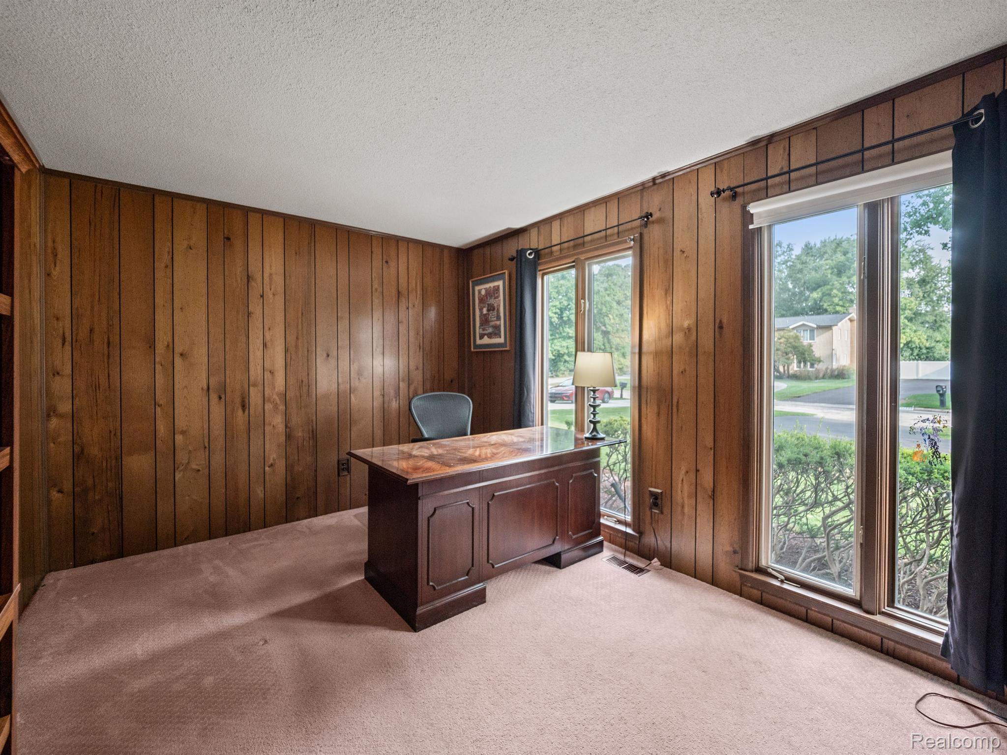 22875 COVENTRY WOODS Lane