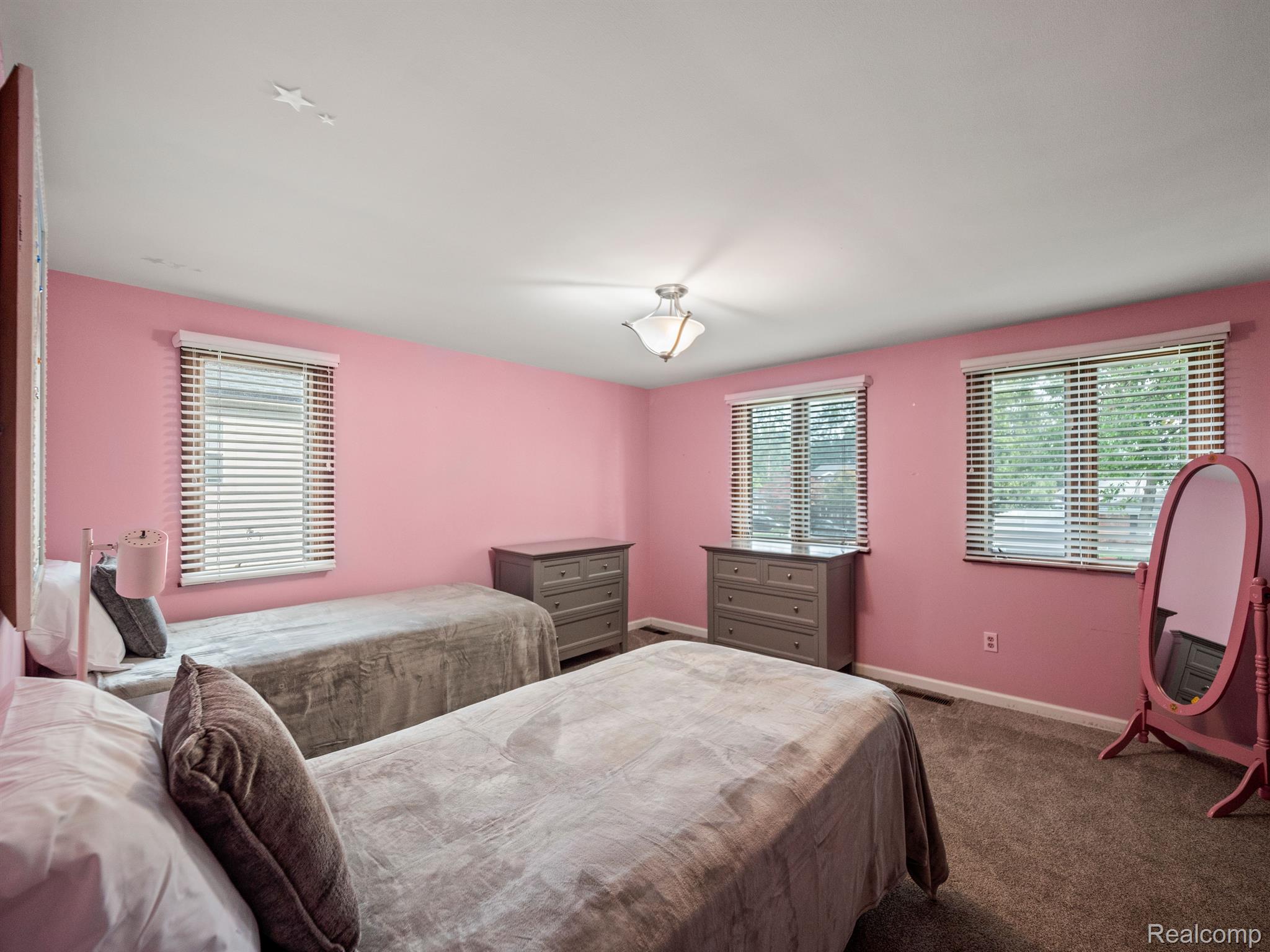 22875 COVENTRY WOODS Lane