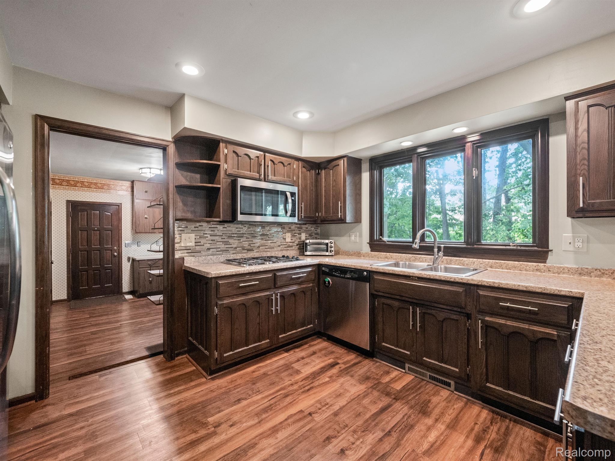 22875 COVENTRY WOODS Lane