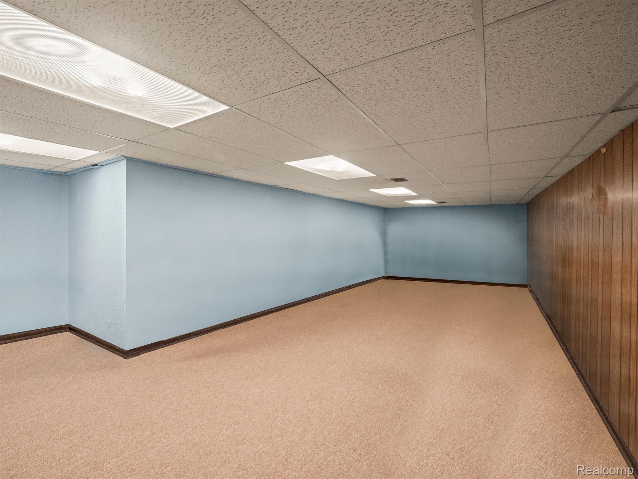 22875 COVENTRY WOODS Lane