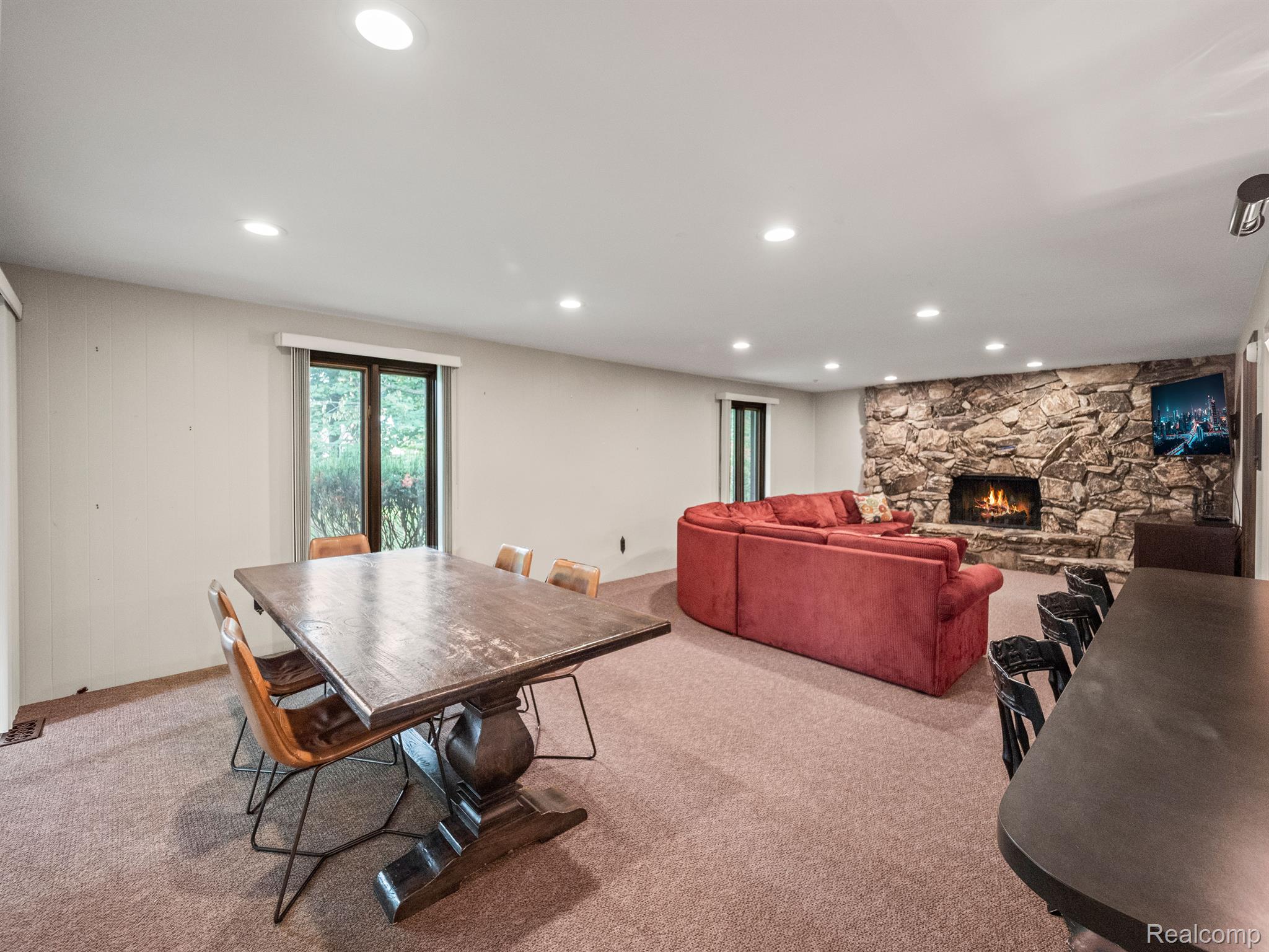 22875 COVENTRY WOODS Lane