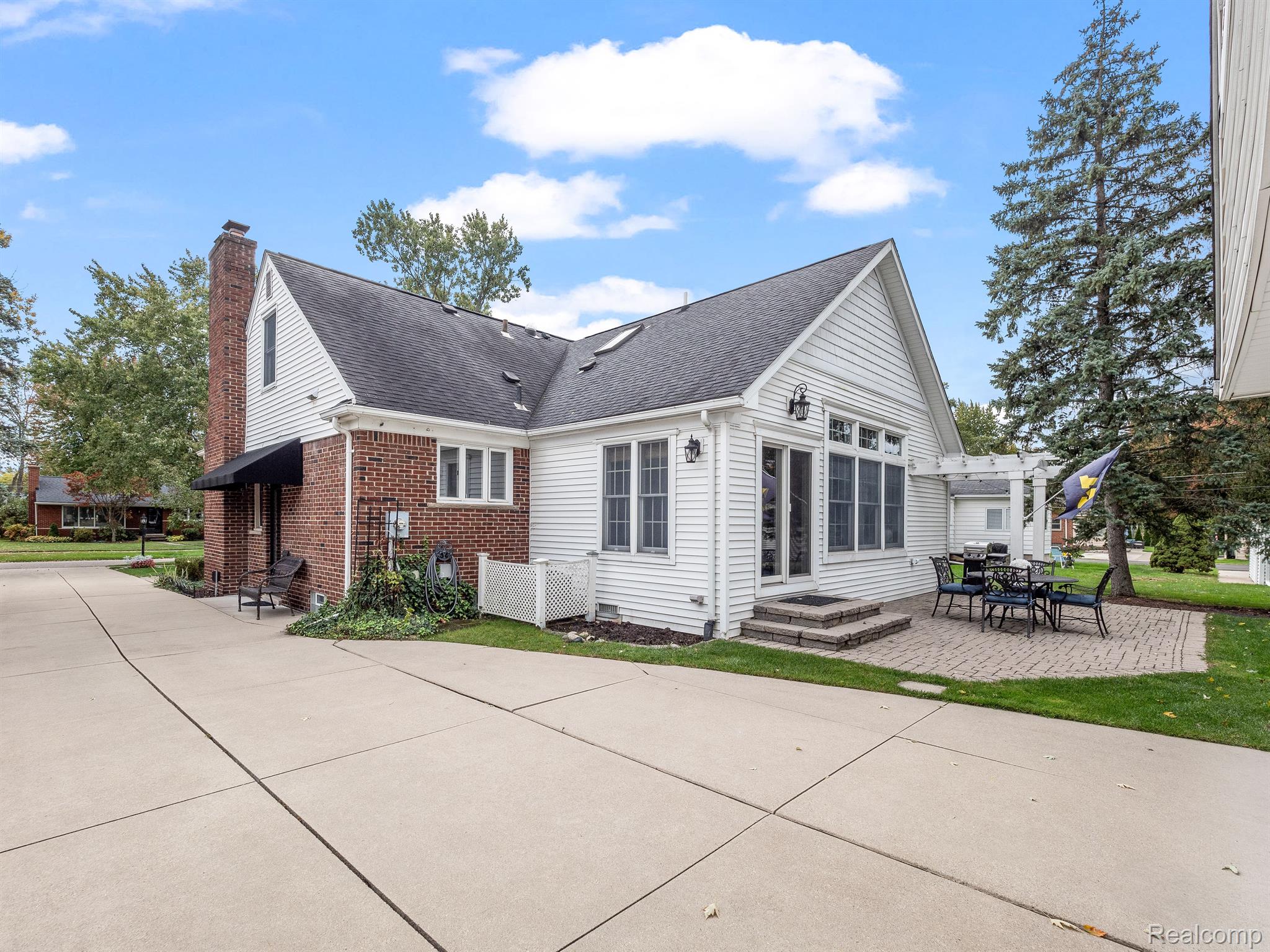 16986 LOCHERBIE Avenue