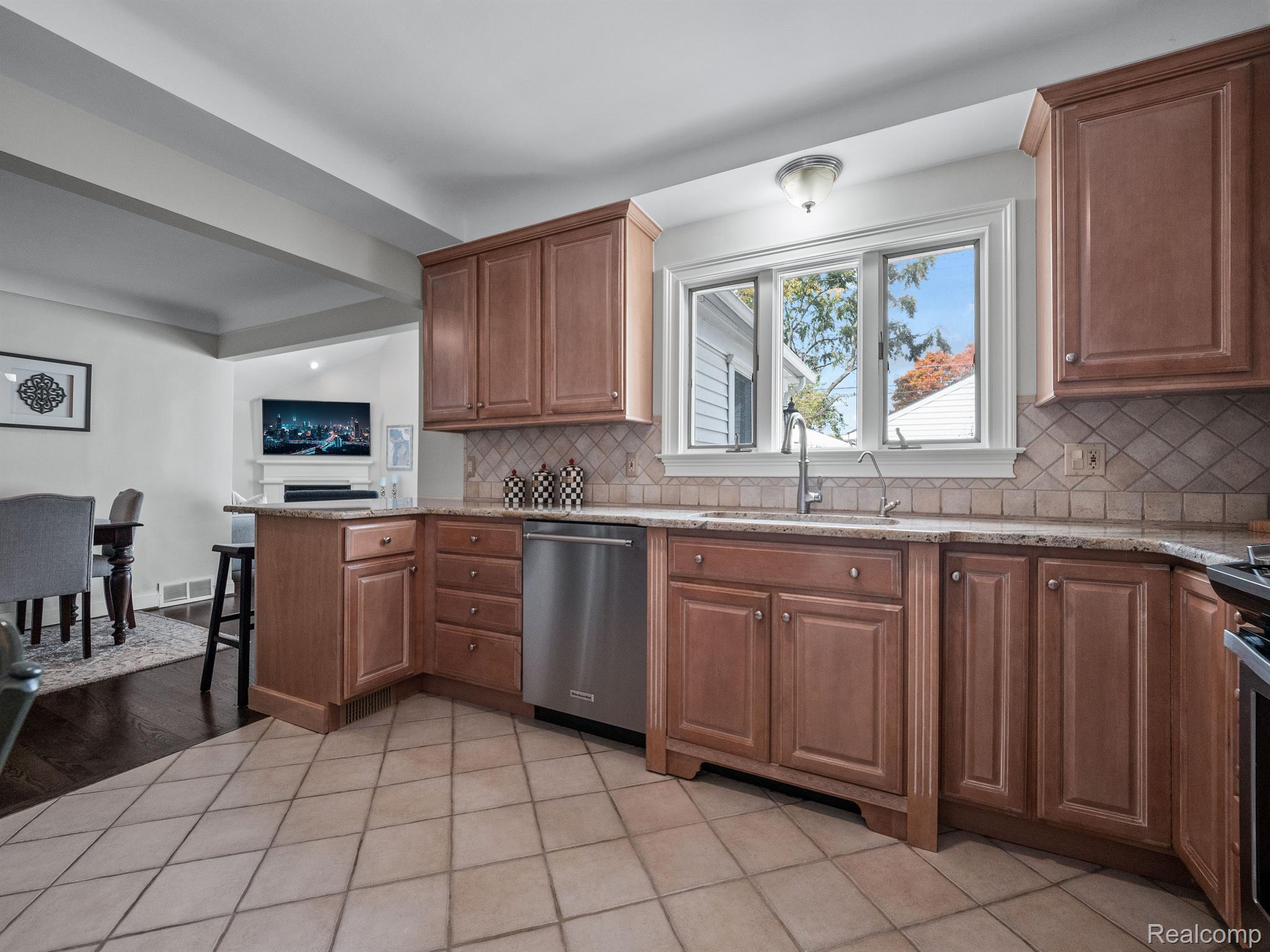 16986 LOCHERBIE Avenue