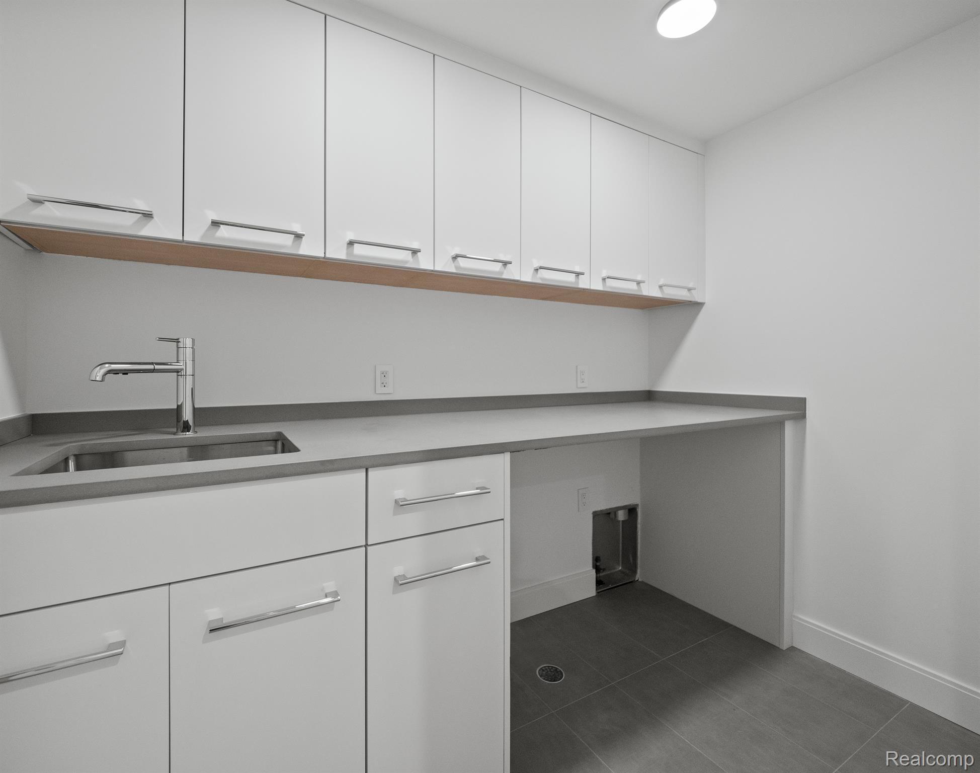 600 ATEN Court