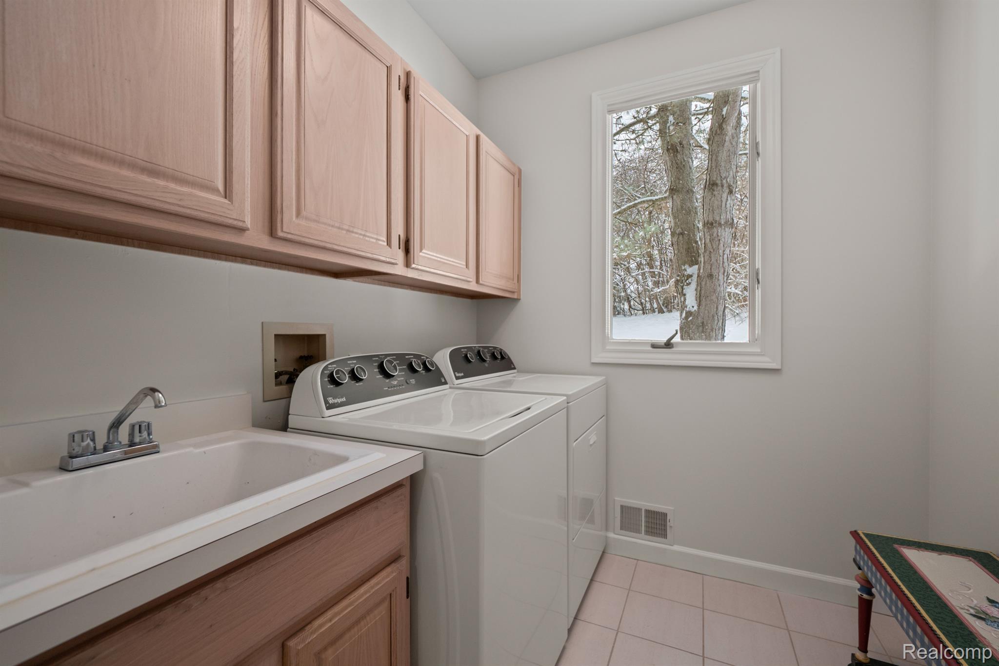 2729 GLENBROOKE Court