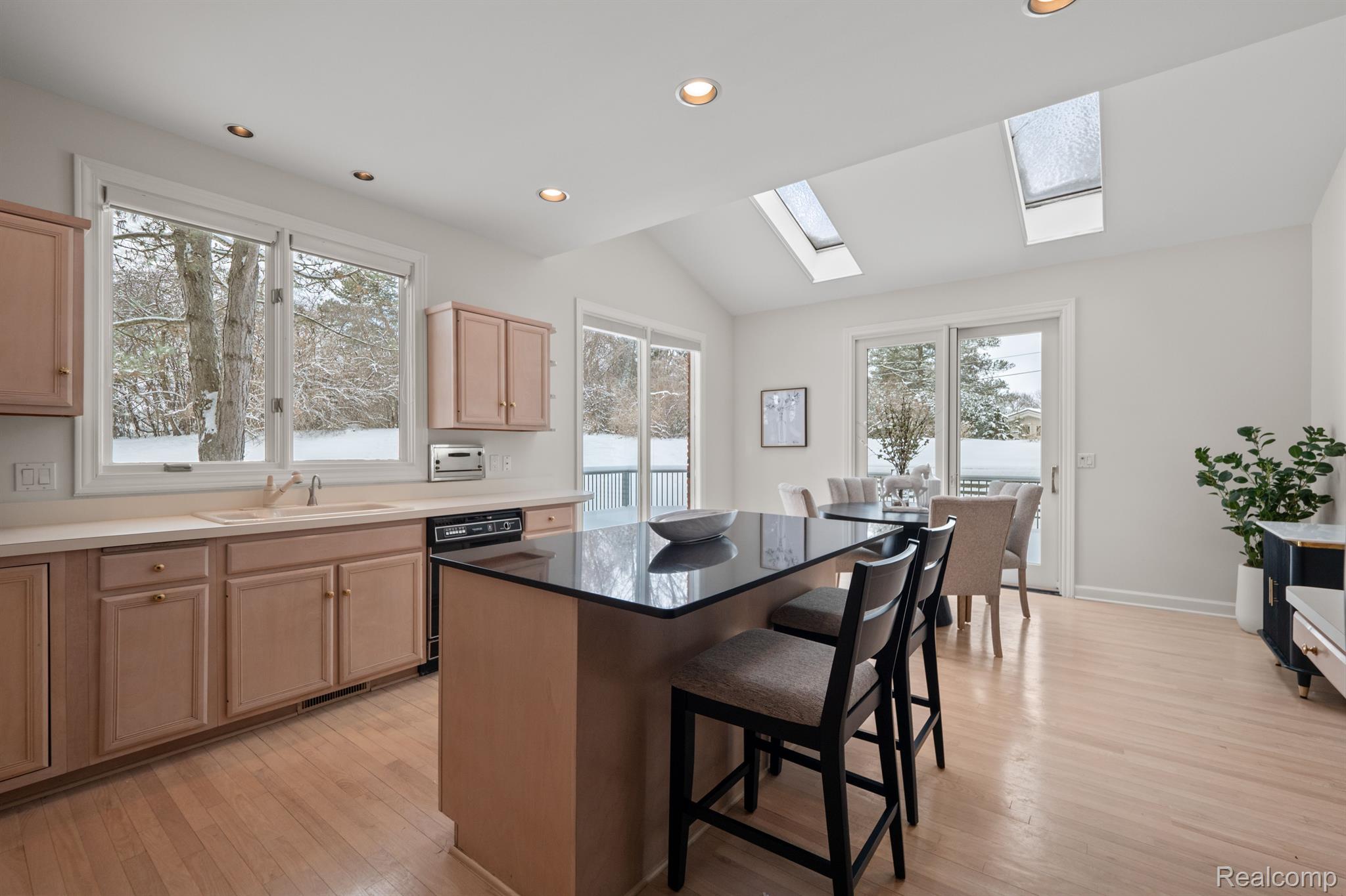 2729 GLENBROOKE Court