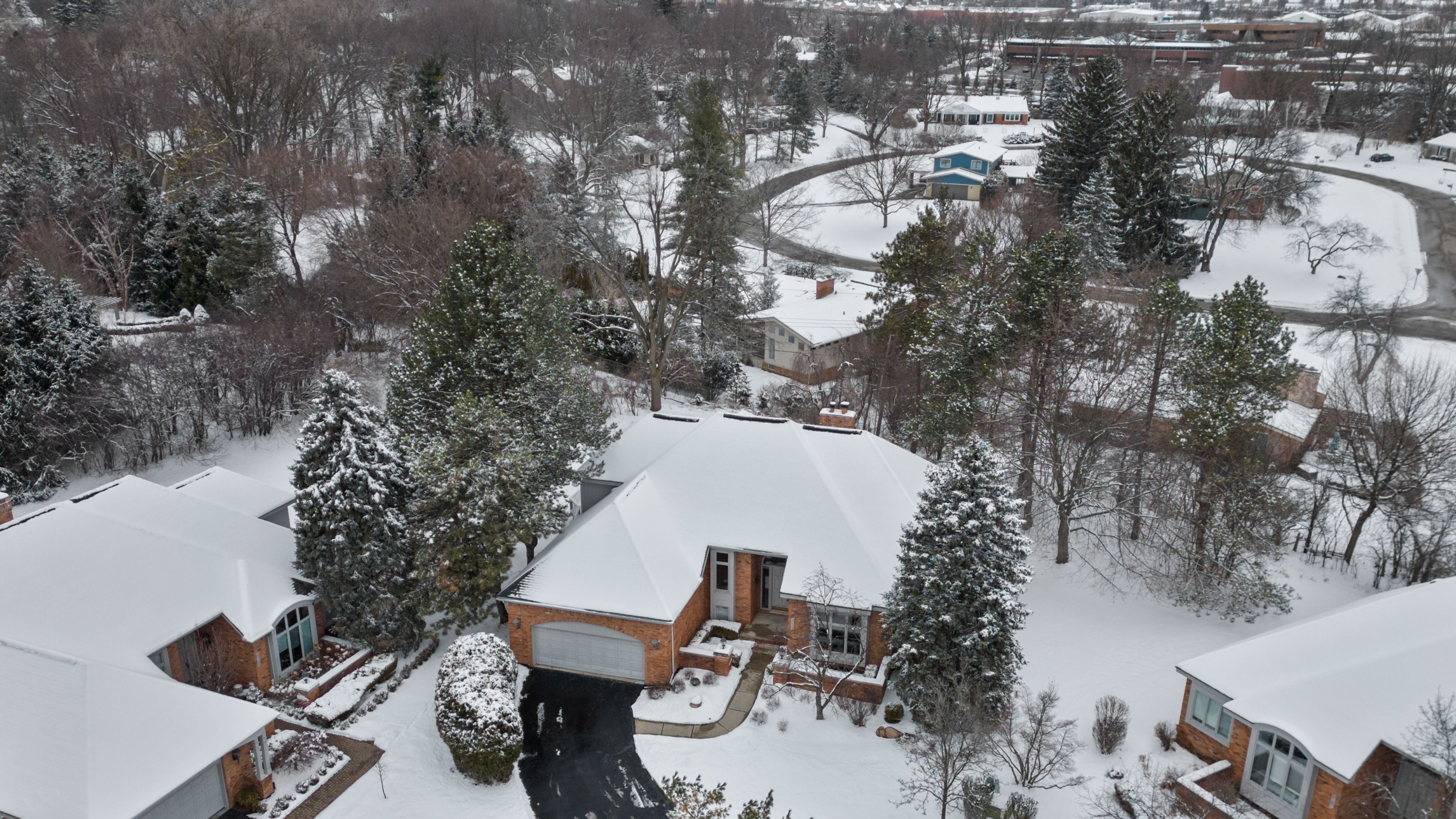 2729 GLENBROOKE Court