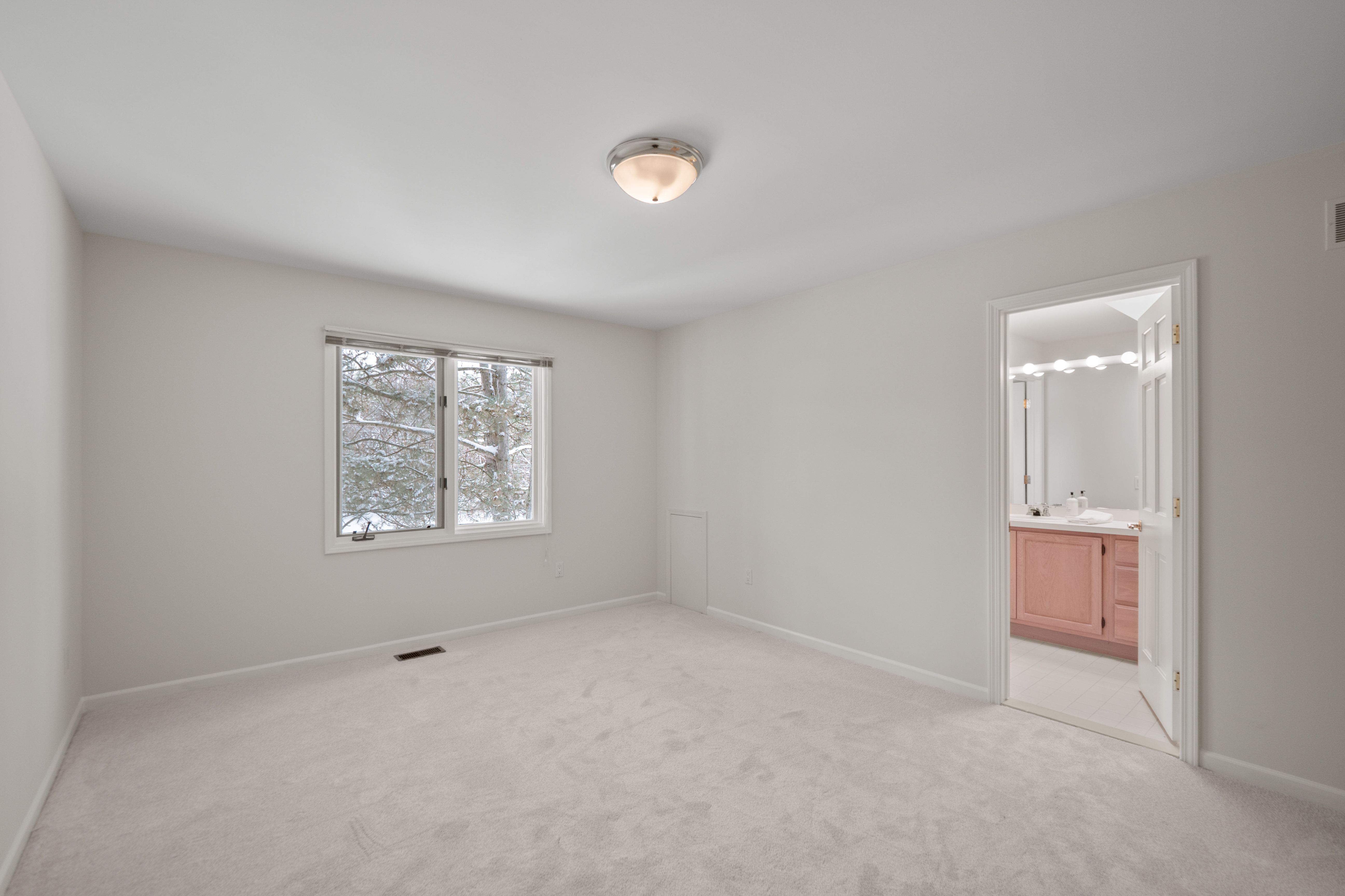 2729 GLENBROOKE Court
