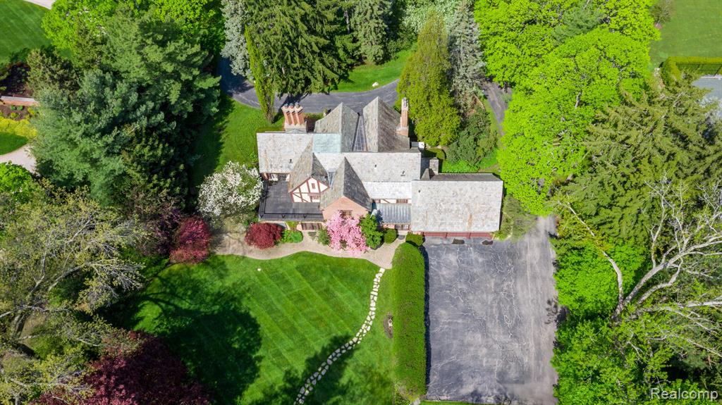 1370 COUNTRY CLUB Road