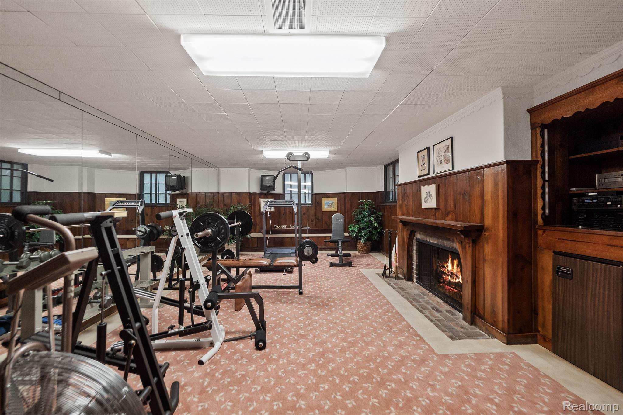 1370 COUNTRY CLUB Road