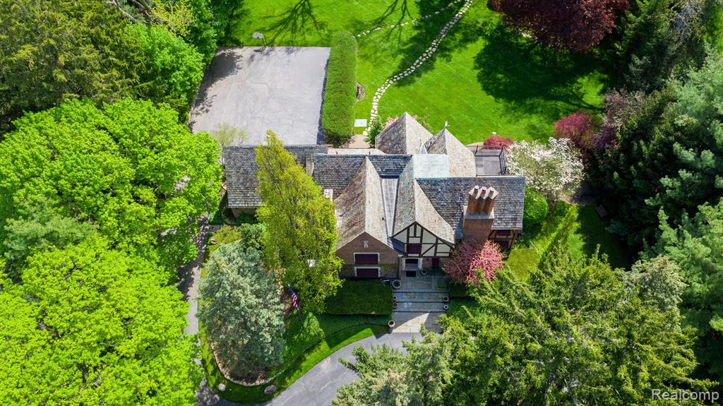 1370 COUNTRY CLUB Road