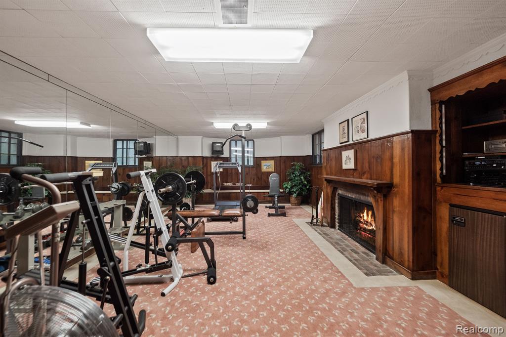 1370 COUNTRY CLUB Road