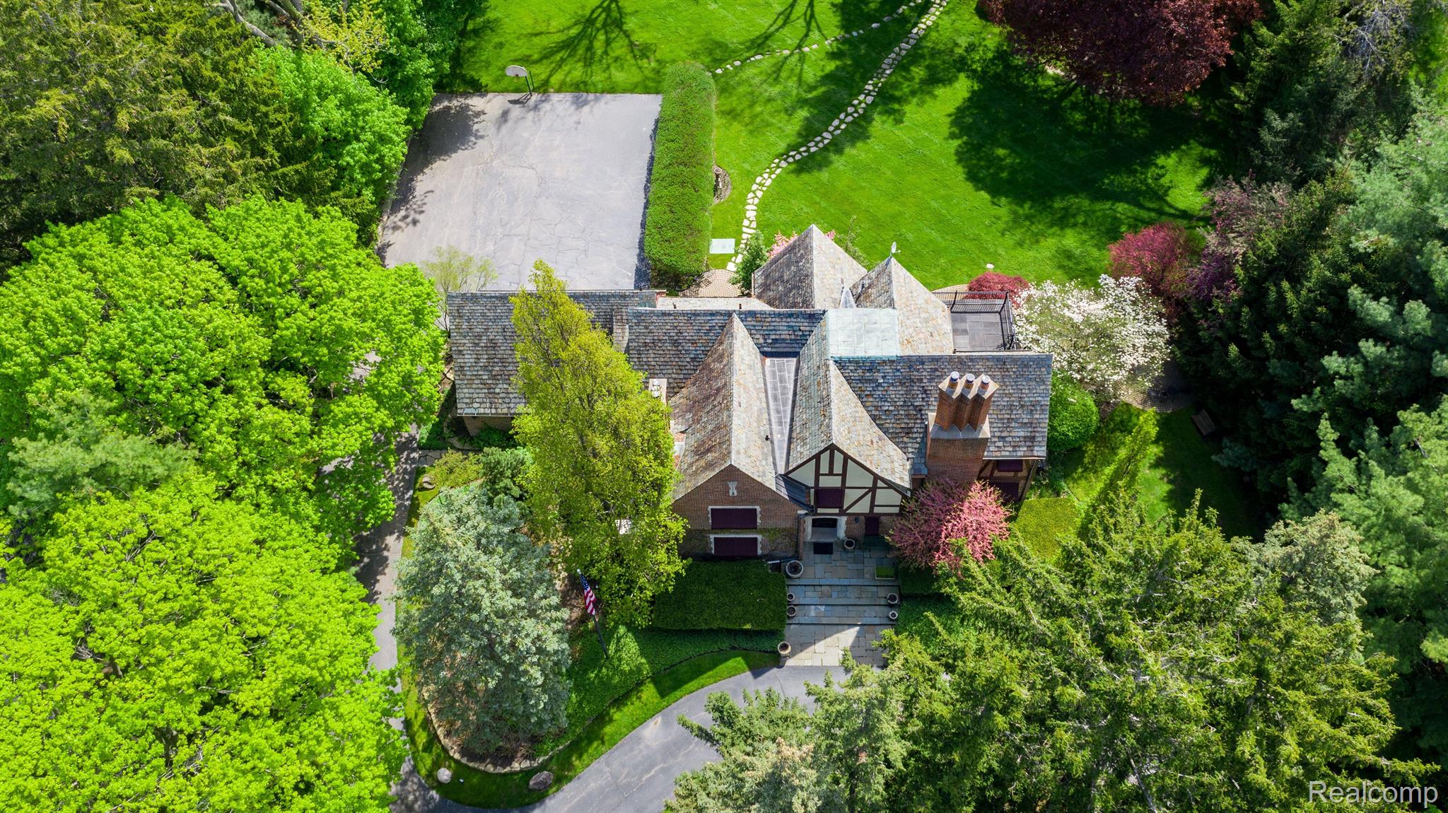 1370 COUNTRY CLUB Road