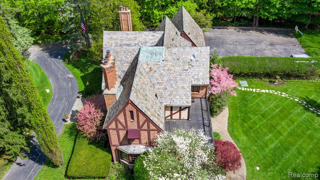 1370 COUNTRY CLUB Road
