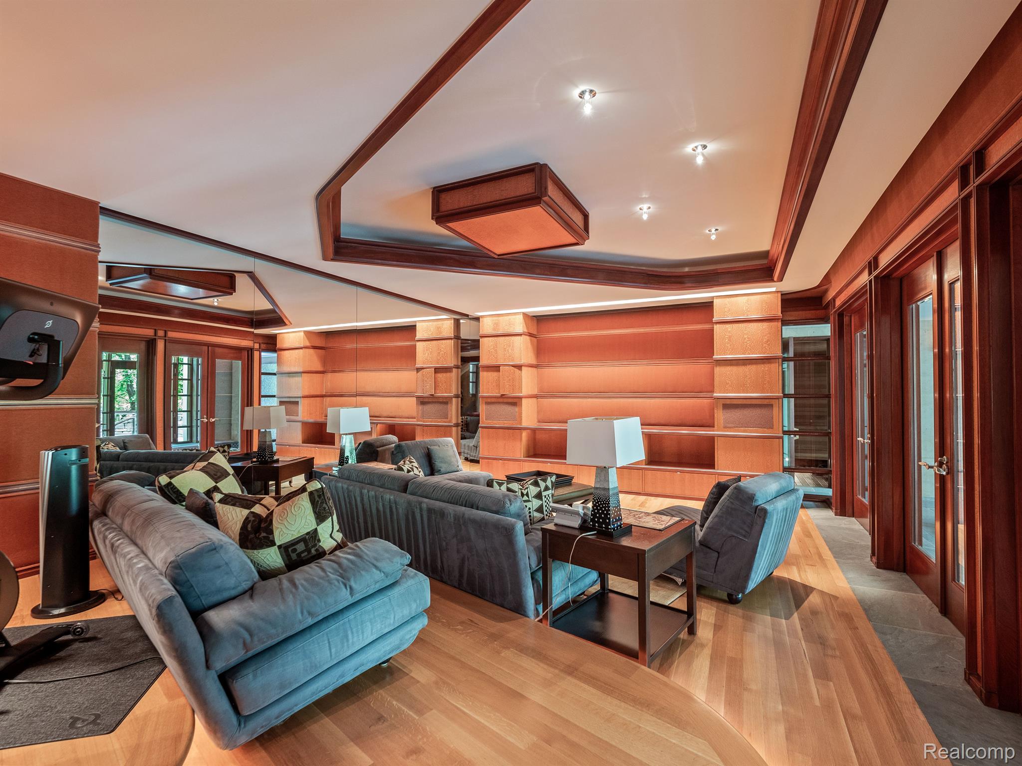 834 SOUTHFIELD Road
