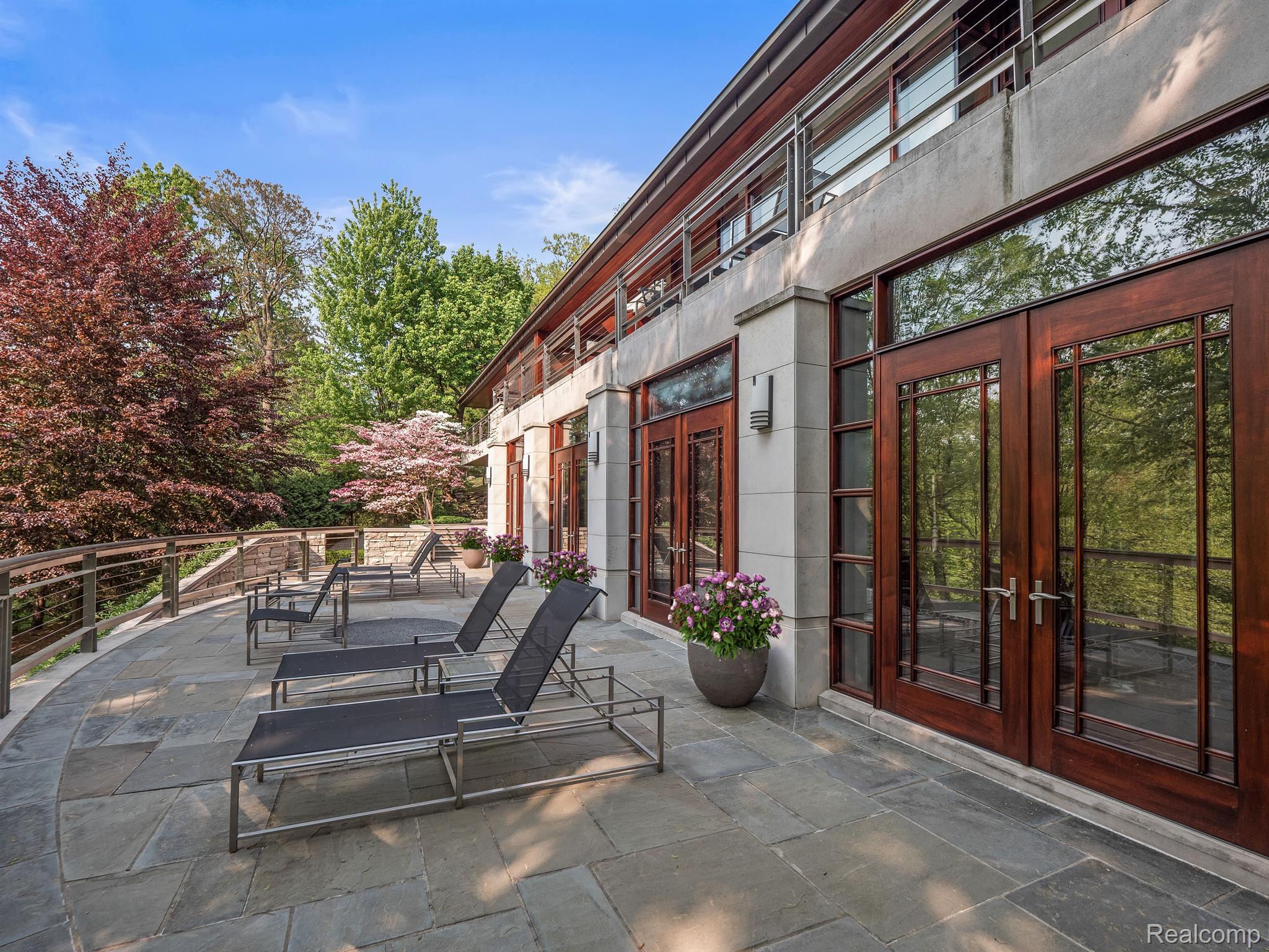 834 SOUTHFIELD Road