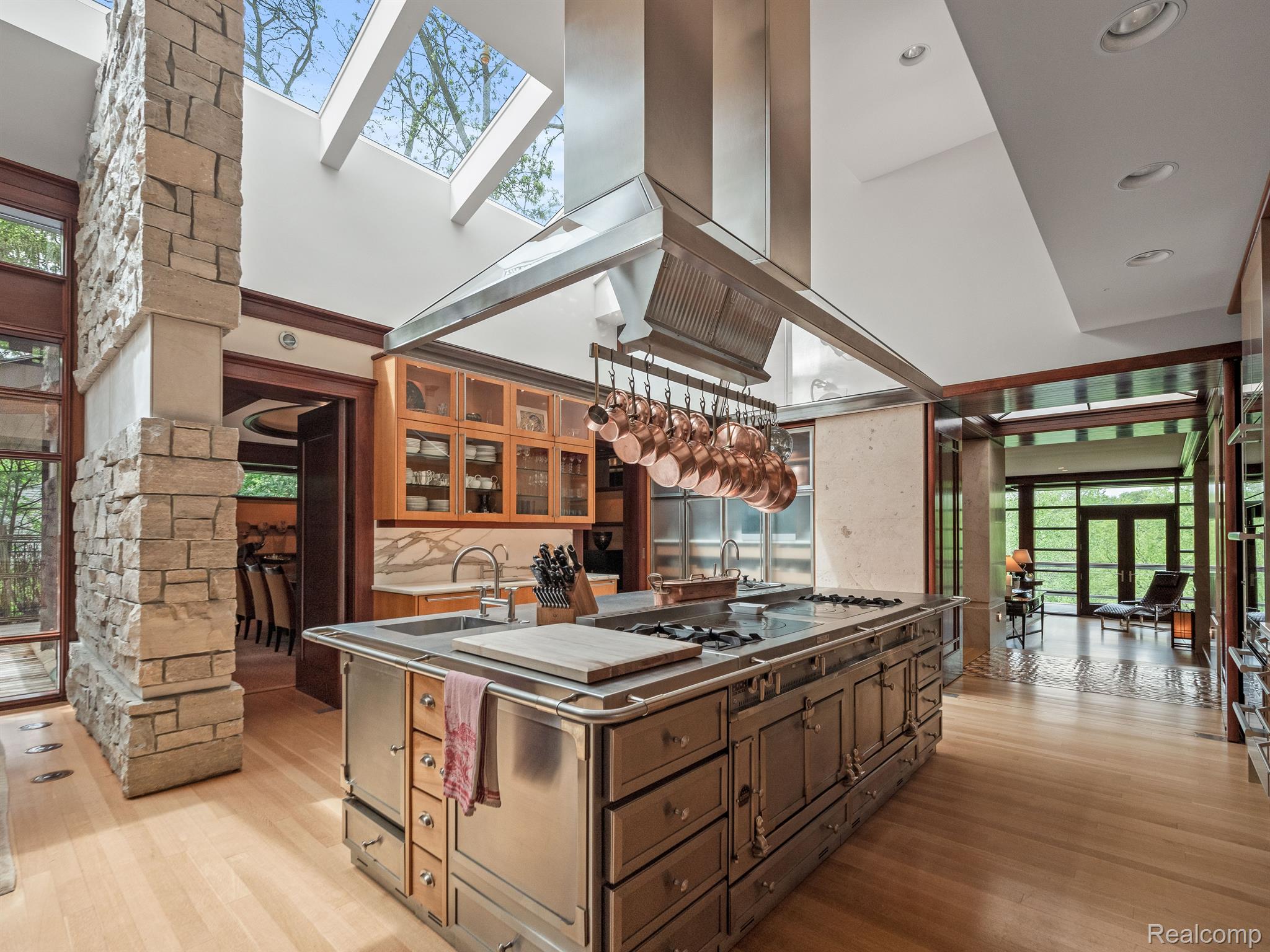 834 SOUTHFIELD Road